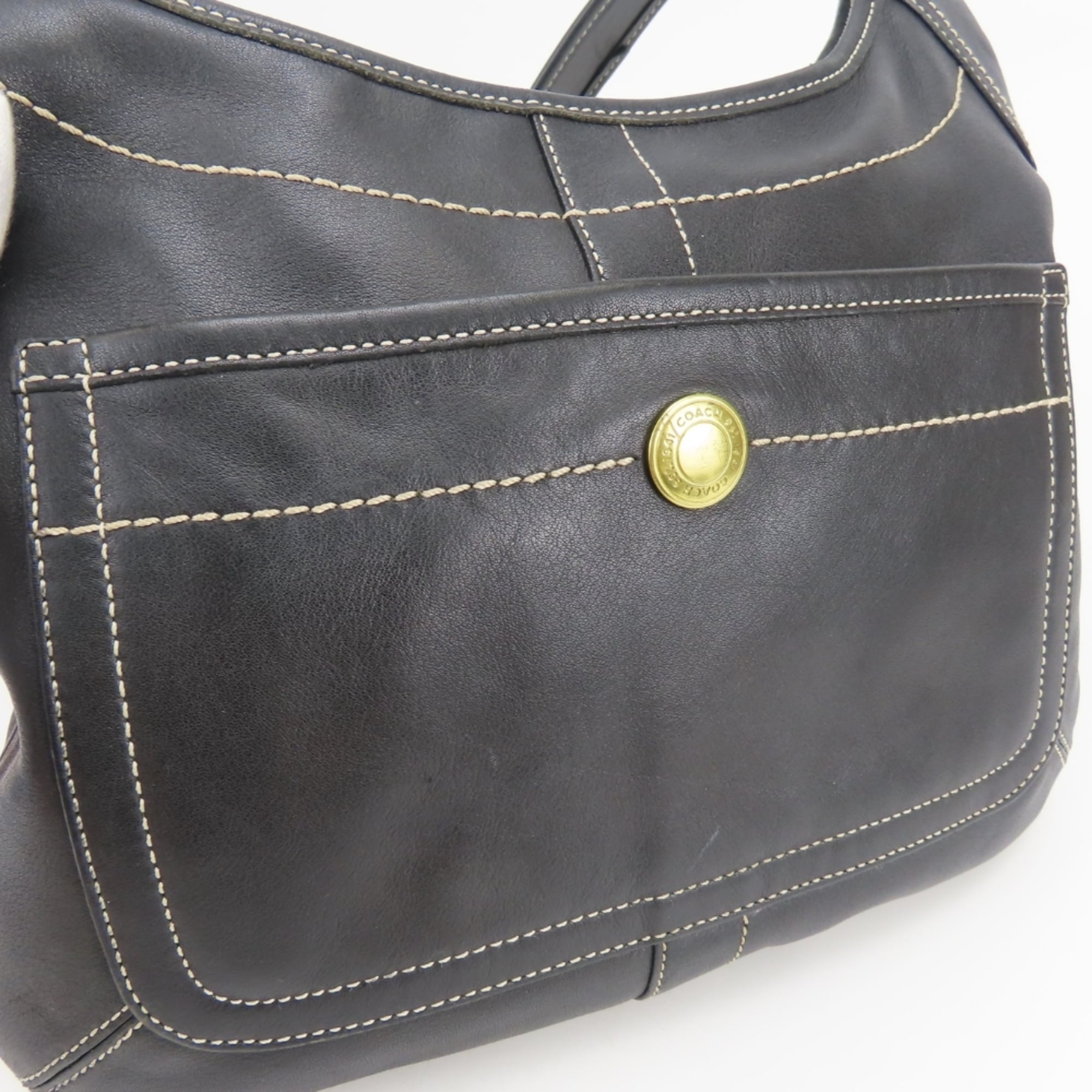 Coach Black Leather Shoulder Bag (Pre-Owned)