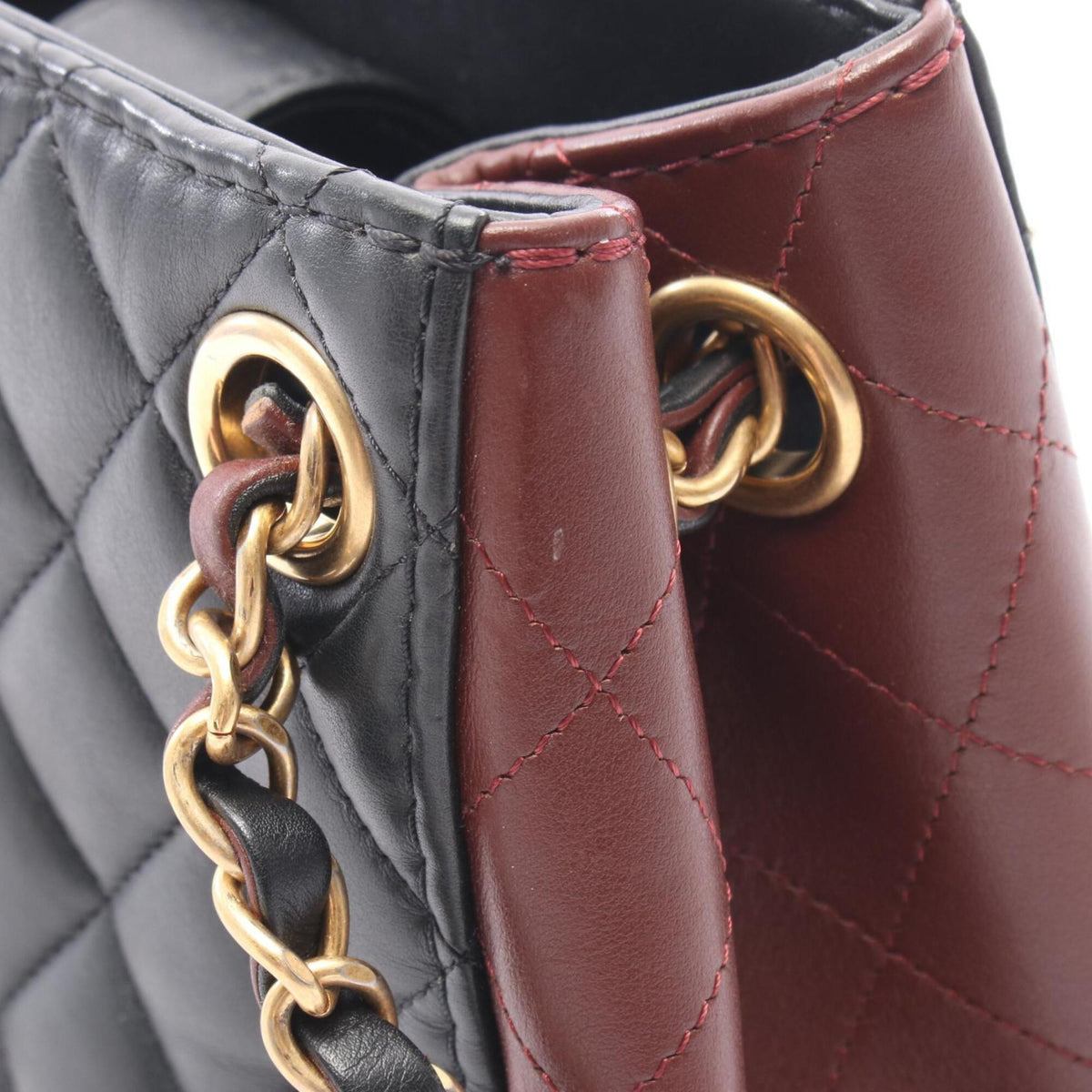 Chanel Matelasse Black Bordeaux Leather Handbag Shoulder Bag (Pre-Owned)