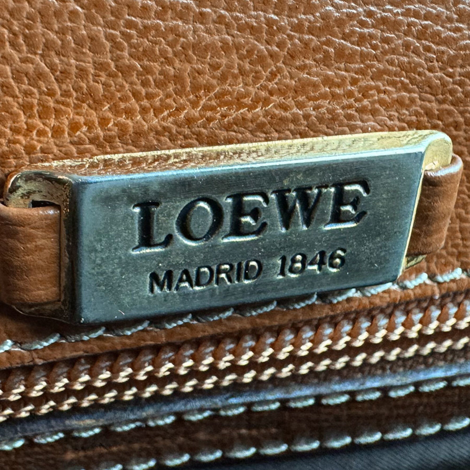 Loewe Brown Leather Shoulder Bag (Pre-Owned)