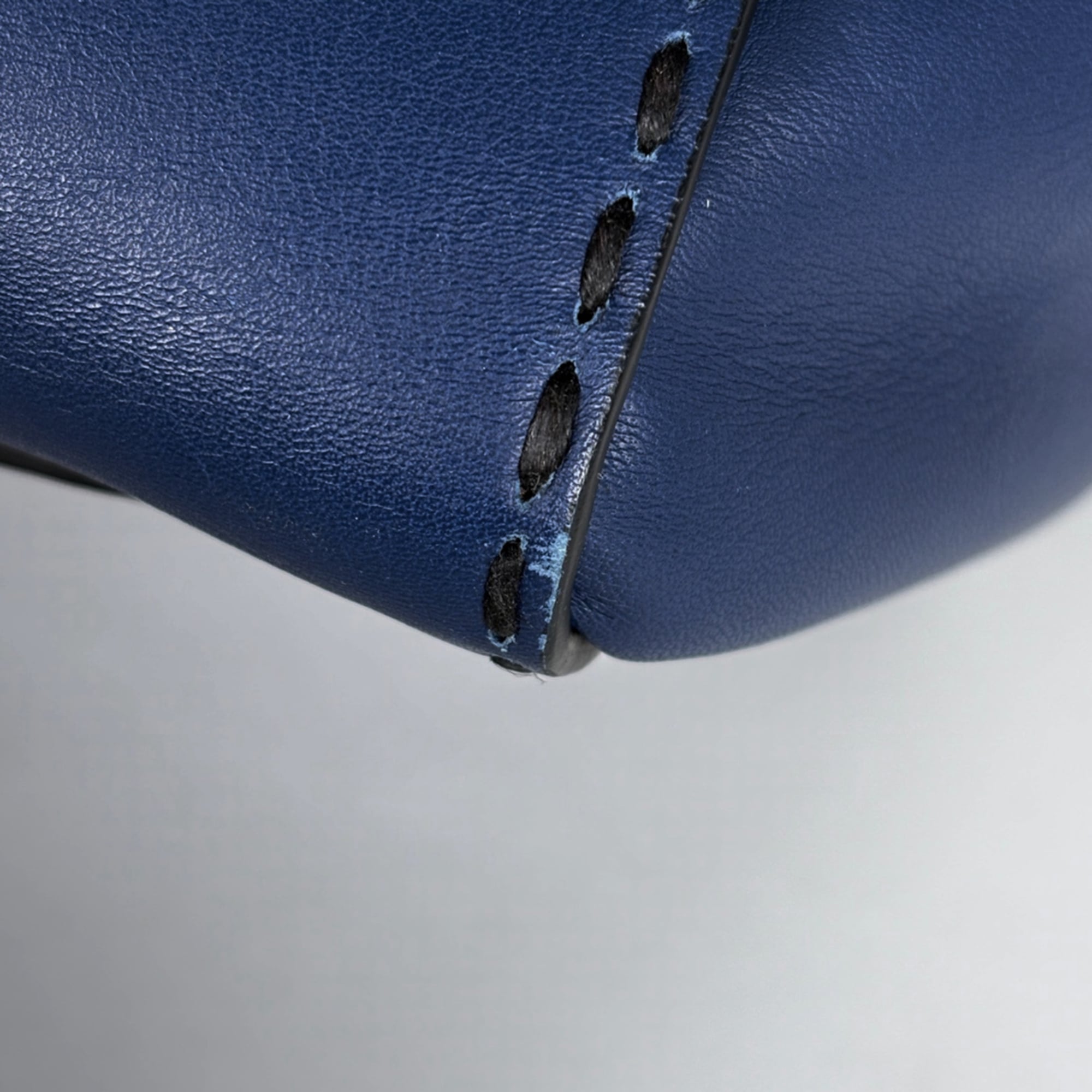Prada Blue Leather Handbag (Pre-Owned)