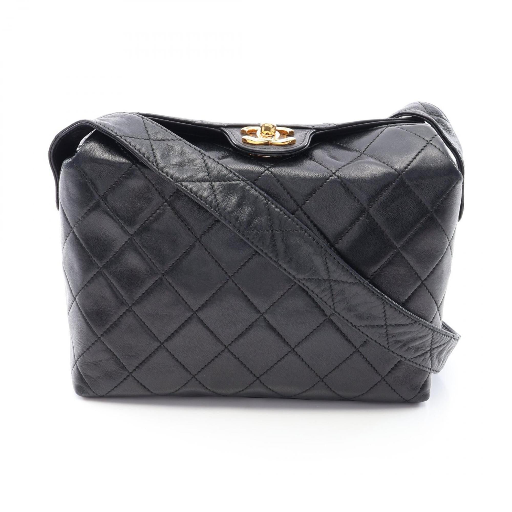 Chanel Black Leather Handbag Shoulder Bag (Pre-Owned)
