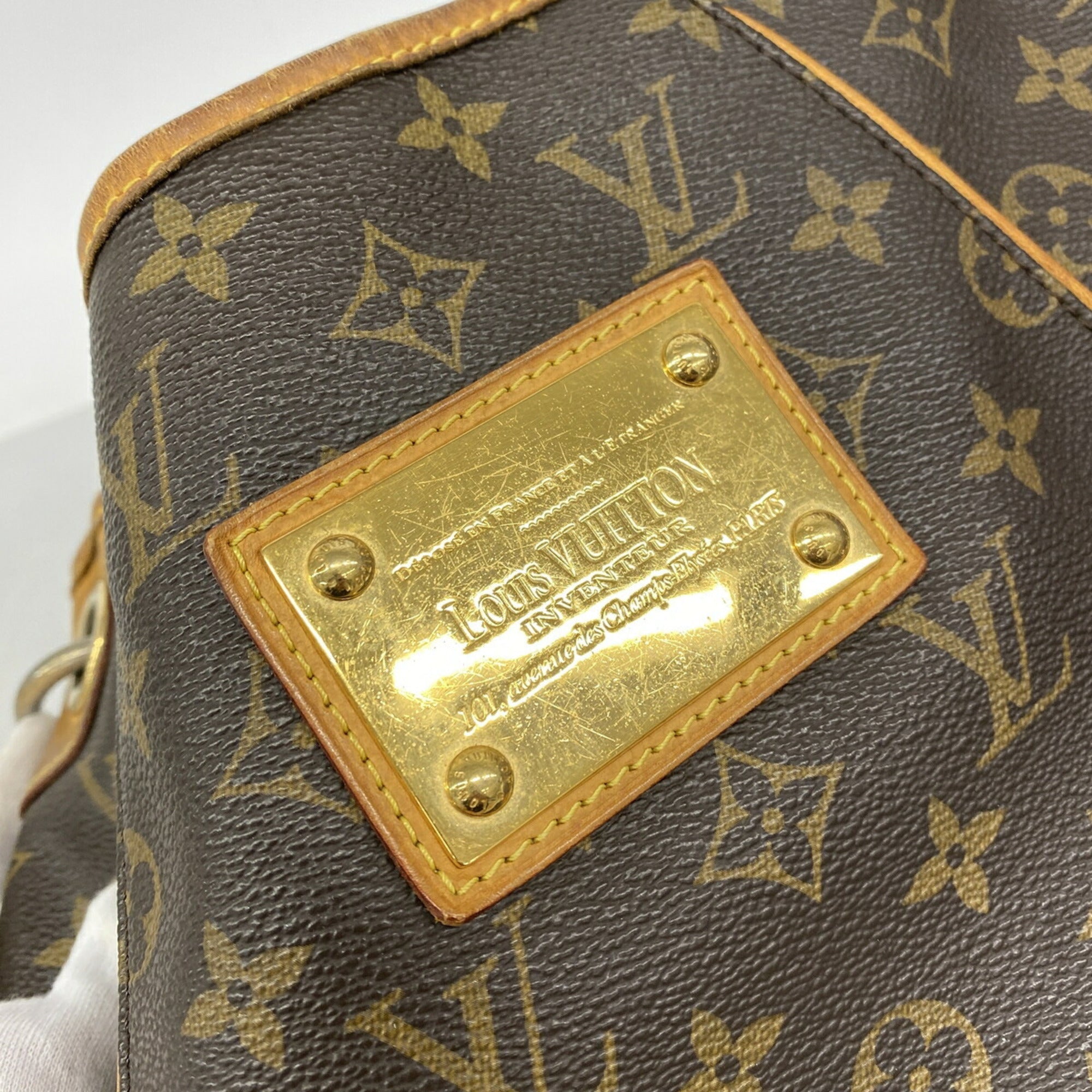 Louis Vuitton Brown Shoulder Bag (Pre-Owned)