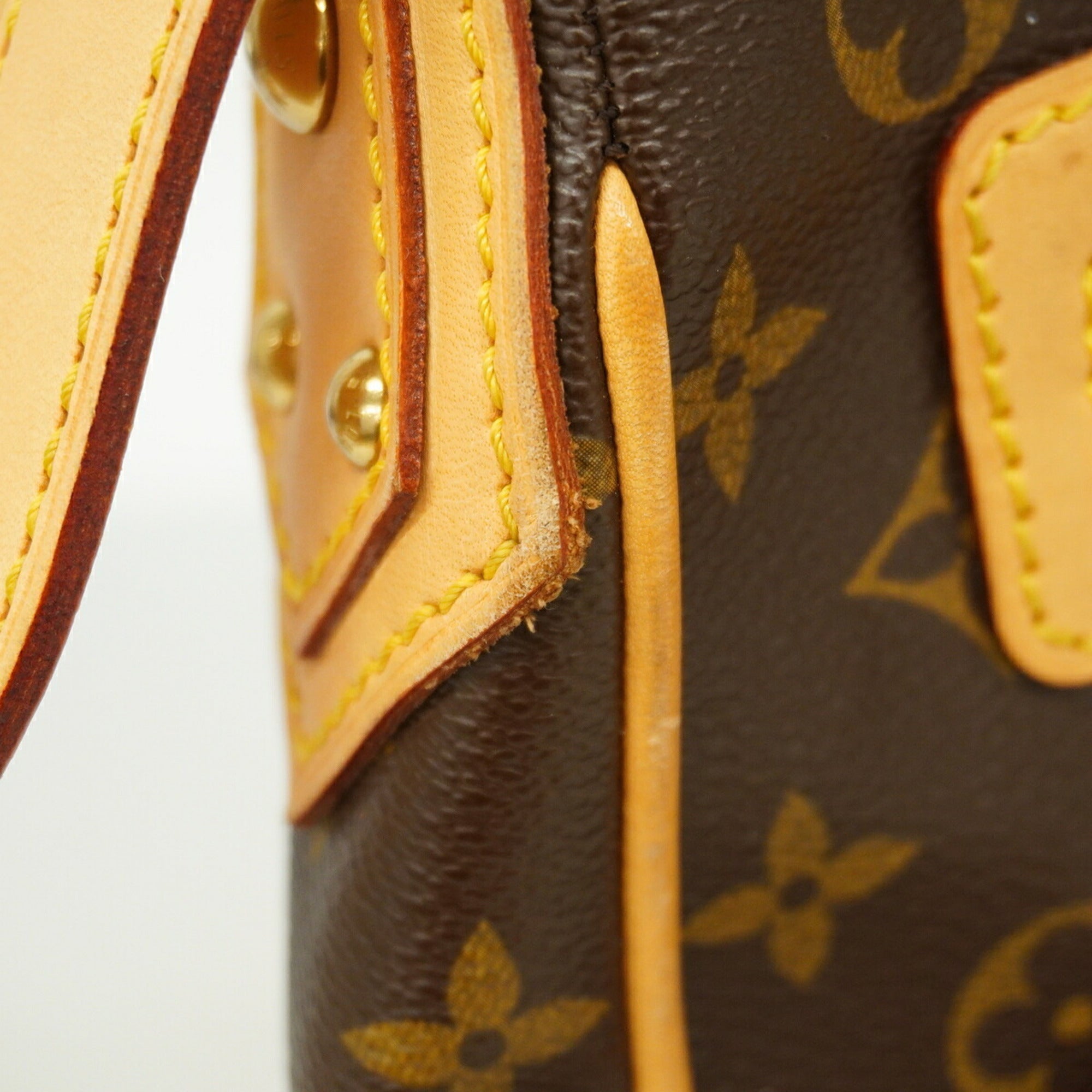 Louis Vuitton Brown Shoulder Bag (Pre-Owned)