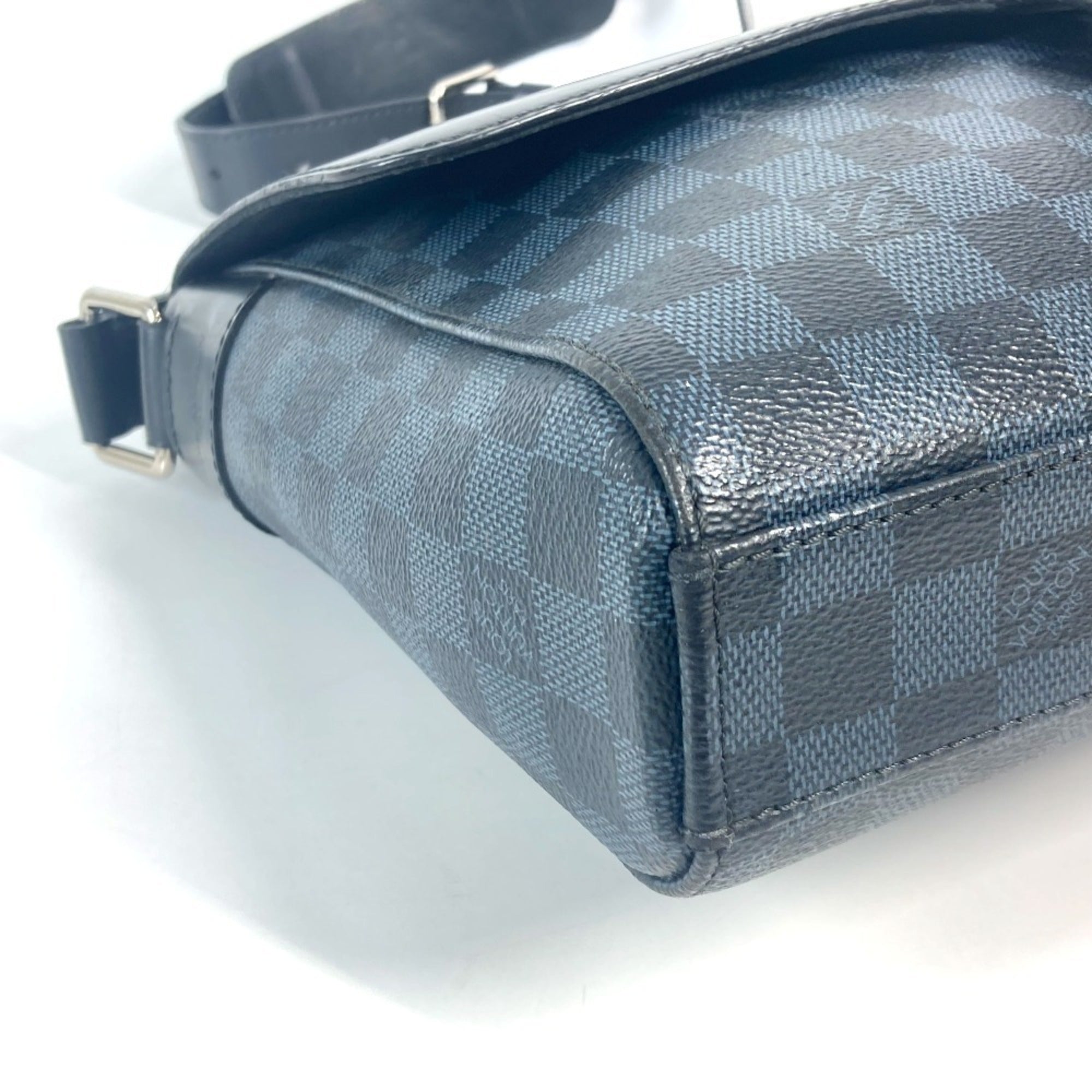 Louis Vuitton Navy Canvas Pochette Shoulder Bag (Pre-Owned)