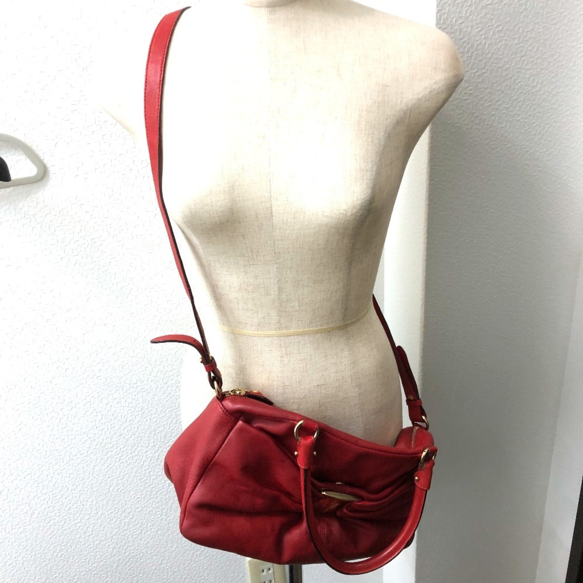 Salvatore Ferragamo Red Color Leather Handbag (Pre-Owned)