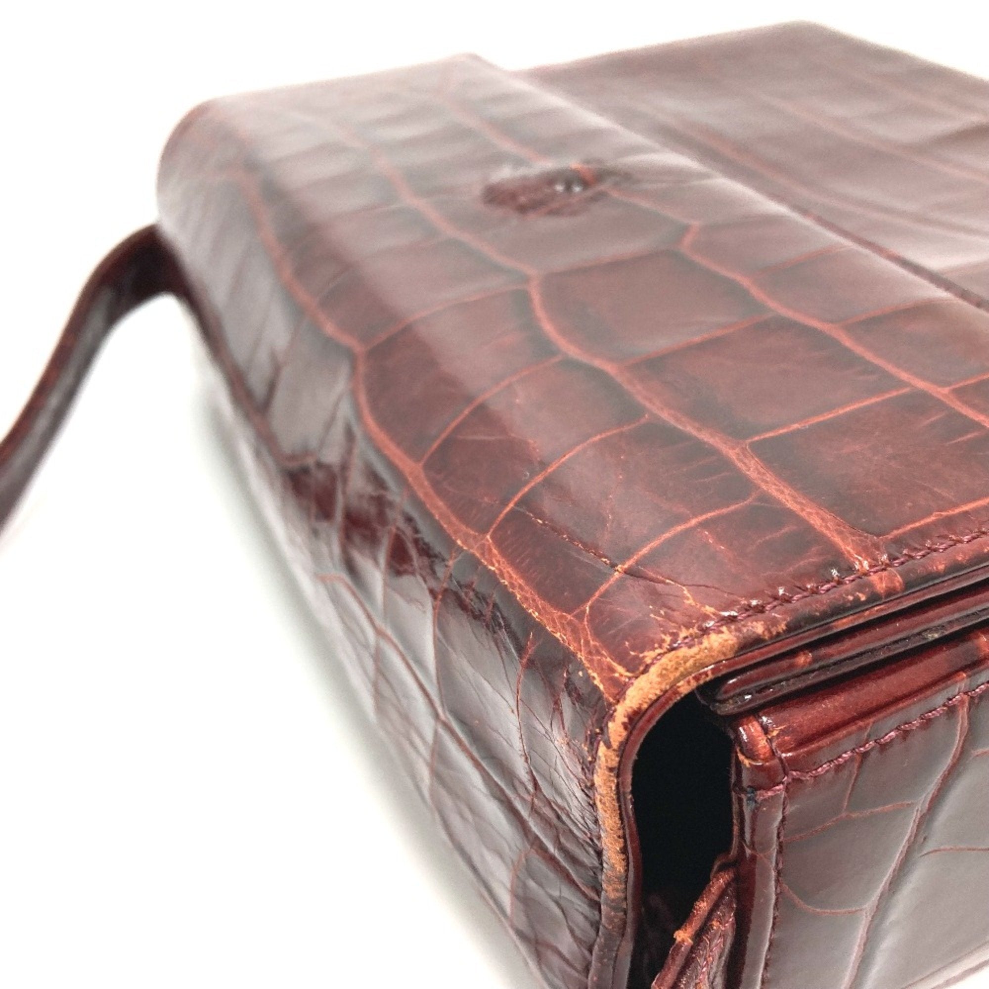 Versace Red Leather Shoulder Bag (Pre-Owned)