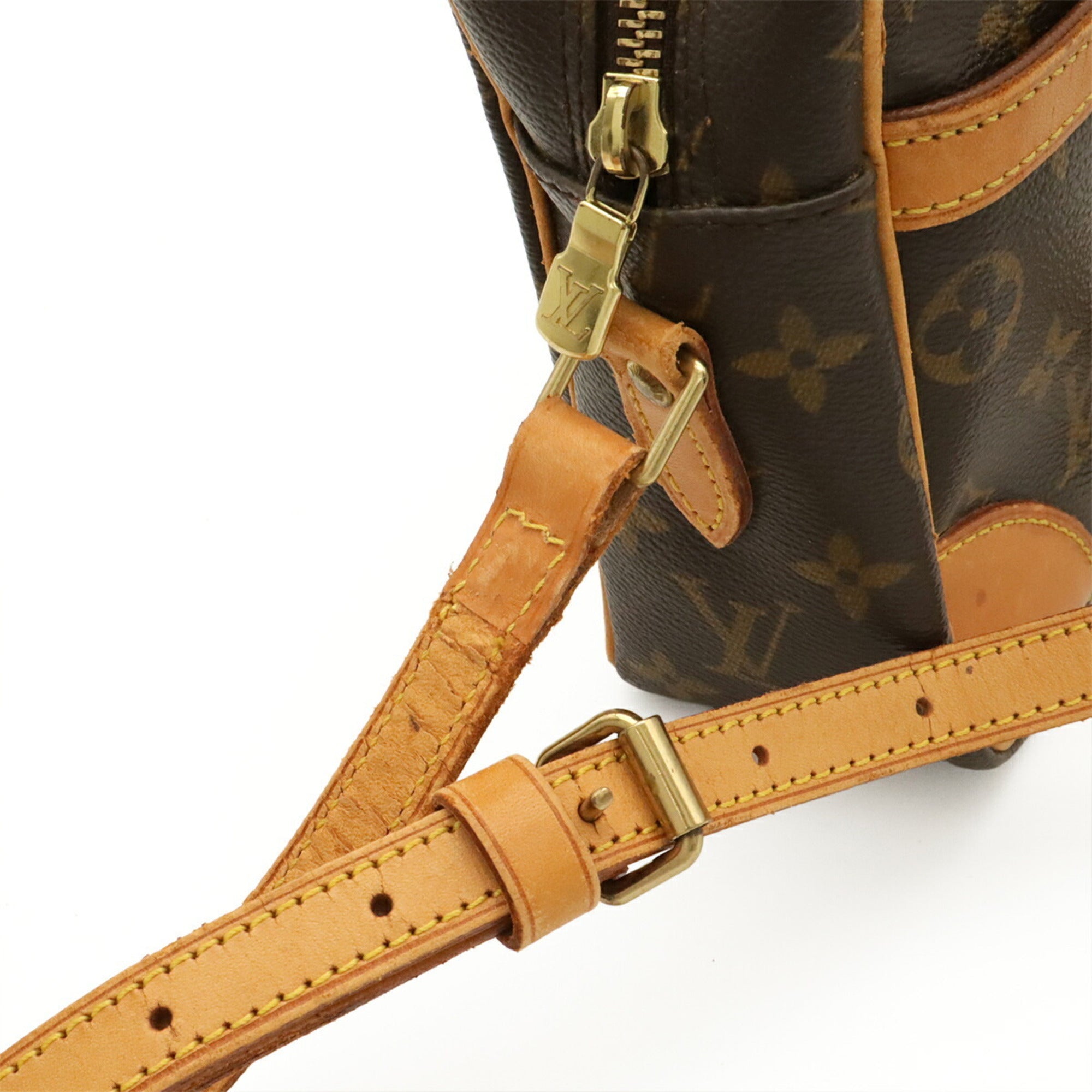 Louis Vuitton Brown Monogram Monogram Shoulder Bag (Pre-Owned)