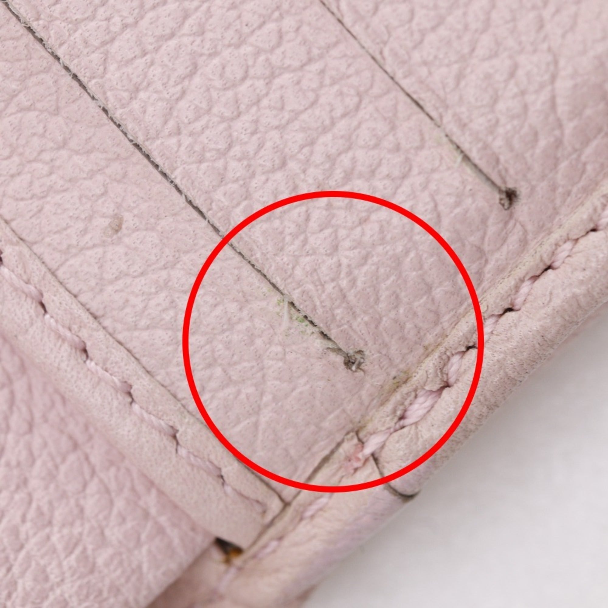 Chanel Pink Leather Wallet (Bi-Fold) (Pre-Owned)