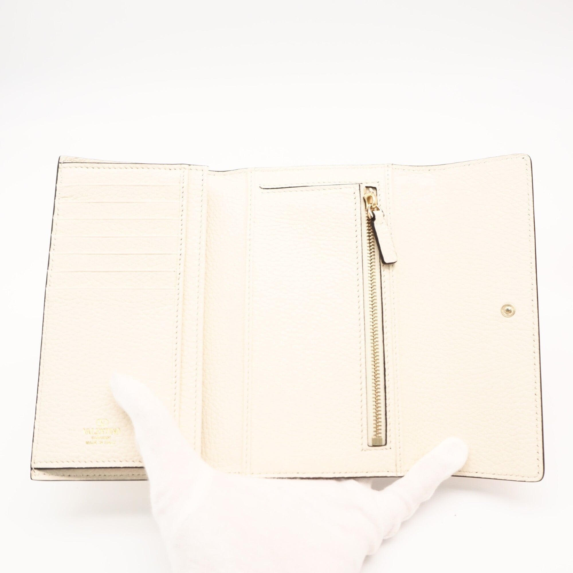 Valentino Ivory Leather Long Wallet (Bi-Fold) (Pre-Owned)