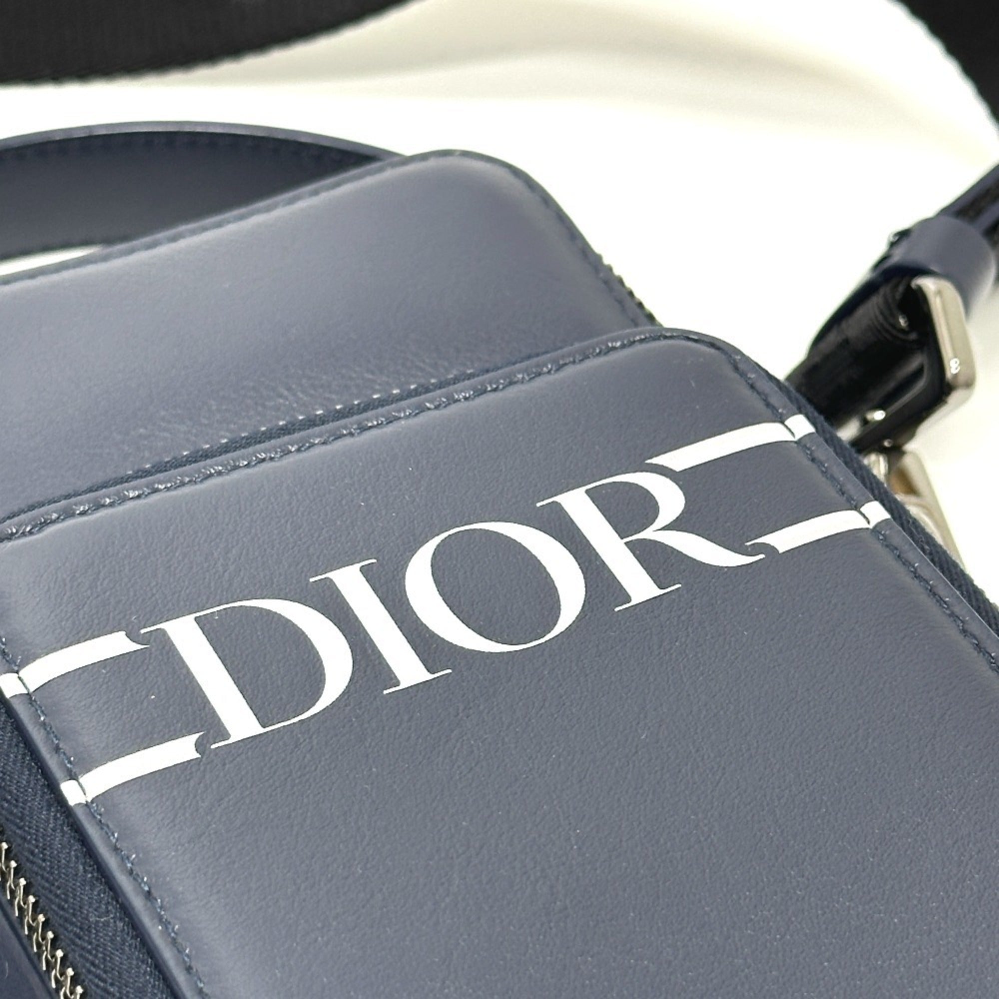 Christian Dior Blue Leather Shoulder Bag (Pre-Owned)