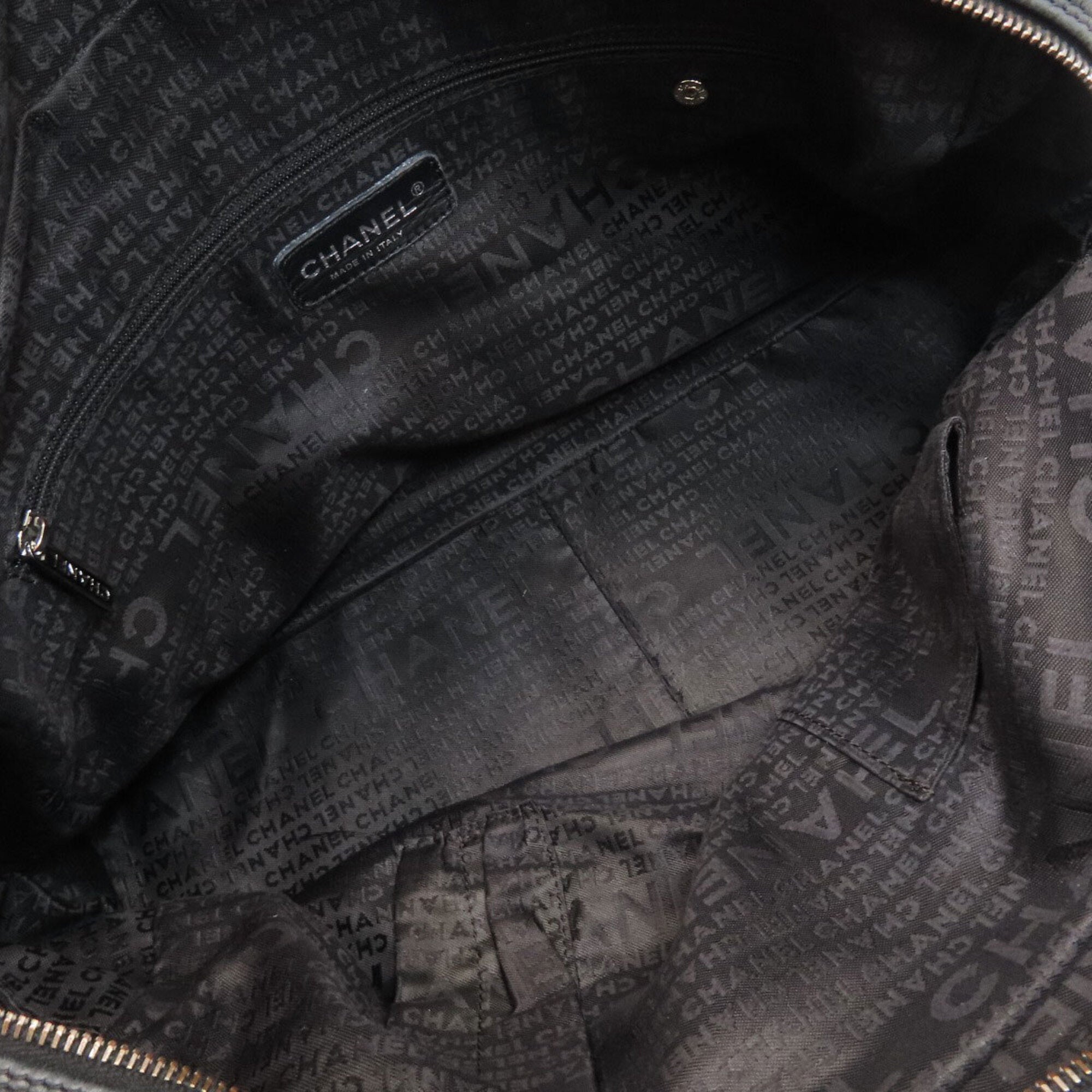 Chanel Black Leather Tote Bag (Pre-Owned)