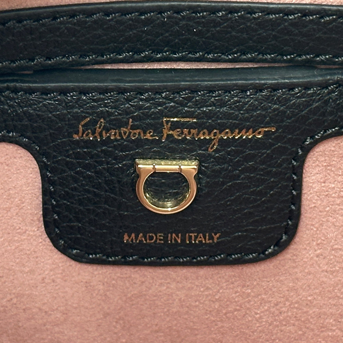 Salvatore Ferragamo Black Leather Handbag Shoulder Bag (Pre-Owned)
