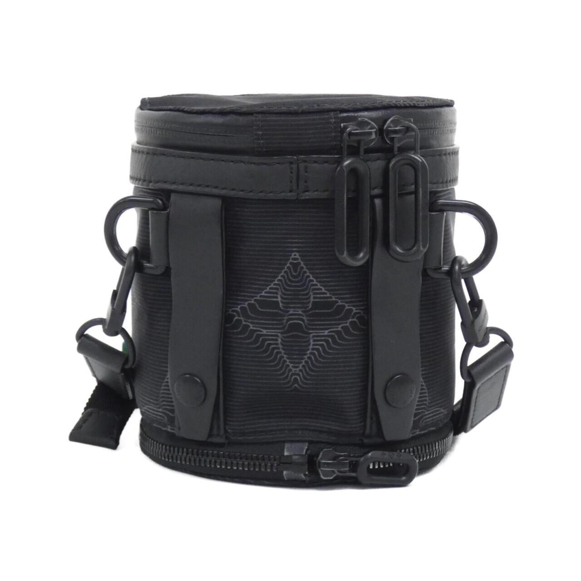 Louis Vuitton Black Nylon Shoulder Bag (Pre-Owned)