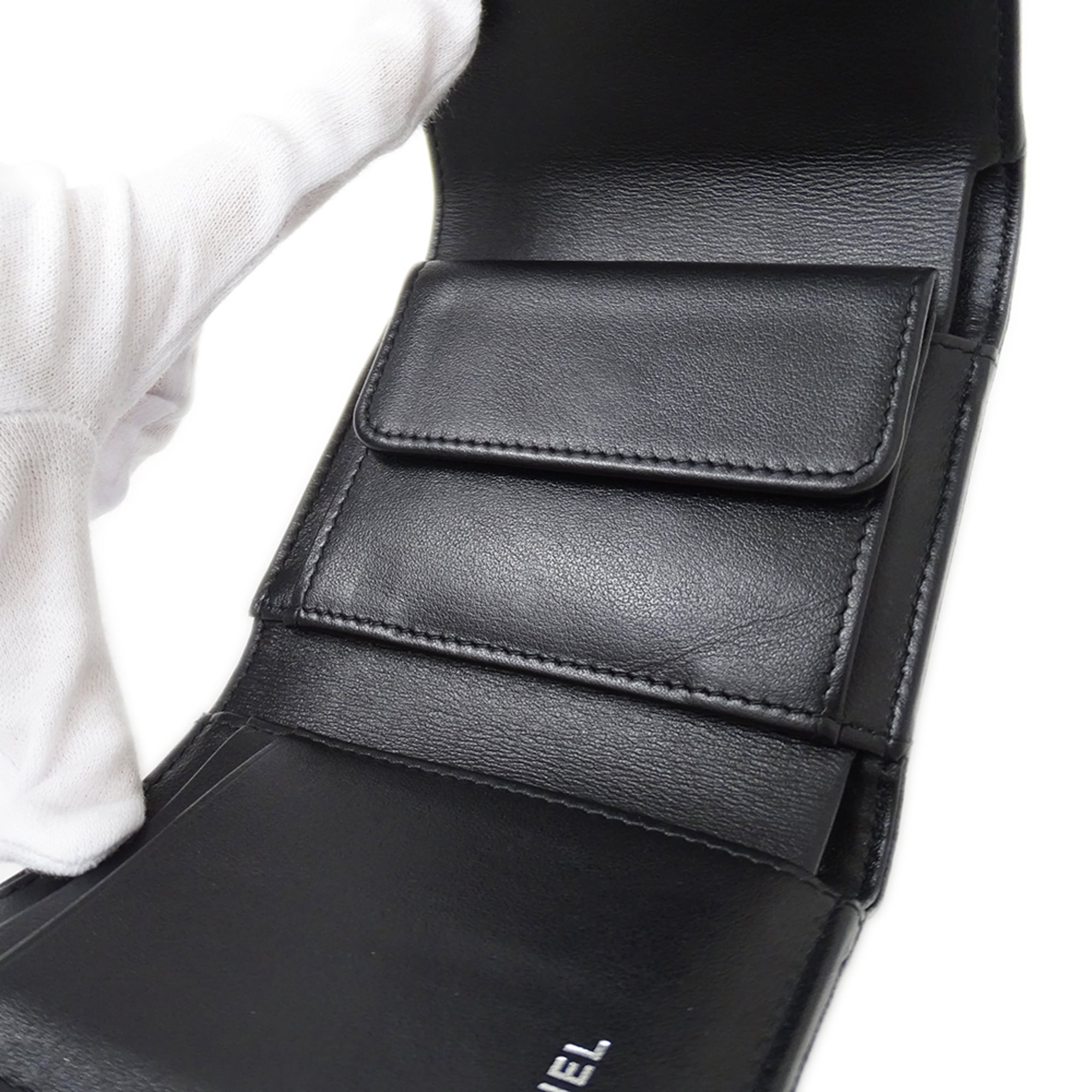 Chanel Black Grained Calfskin Wallet (Tri-Fold) (Pre-Owned)