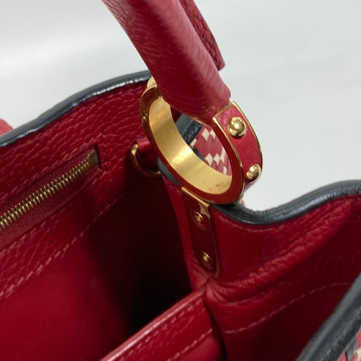 Louis Vuitton Black Red Color Leather Handbag (Pre-Owned)