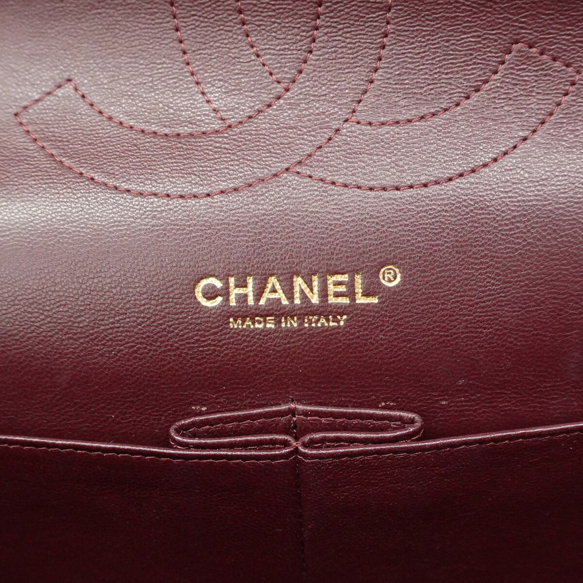 Chanel Black Leather Shoulder Bag (Pre-Owned)