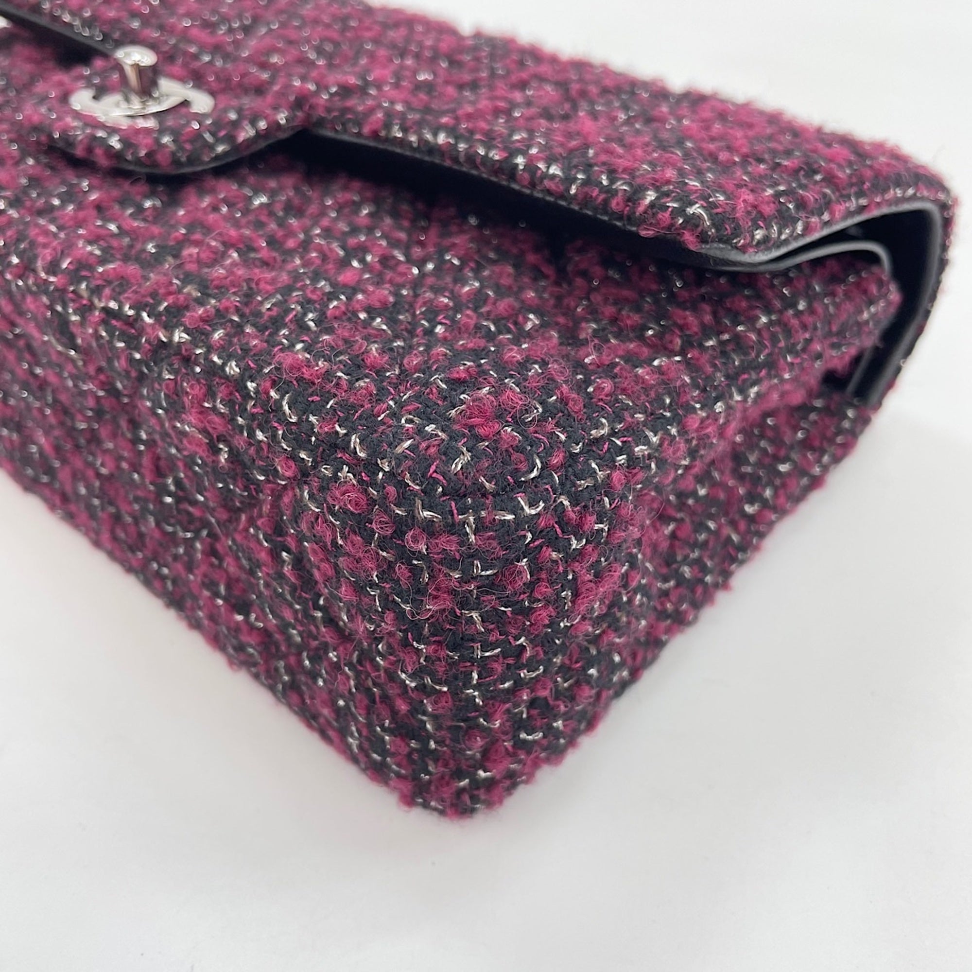 Chanel Wine Shoulder Bag (Pre-Owned)