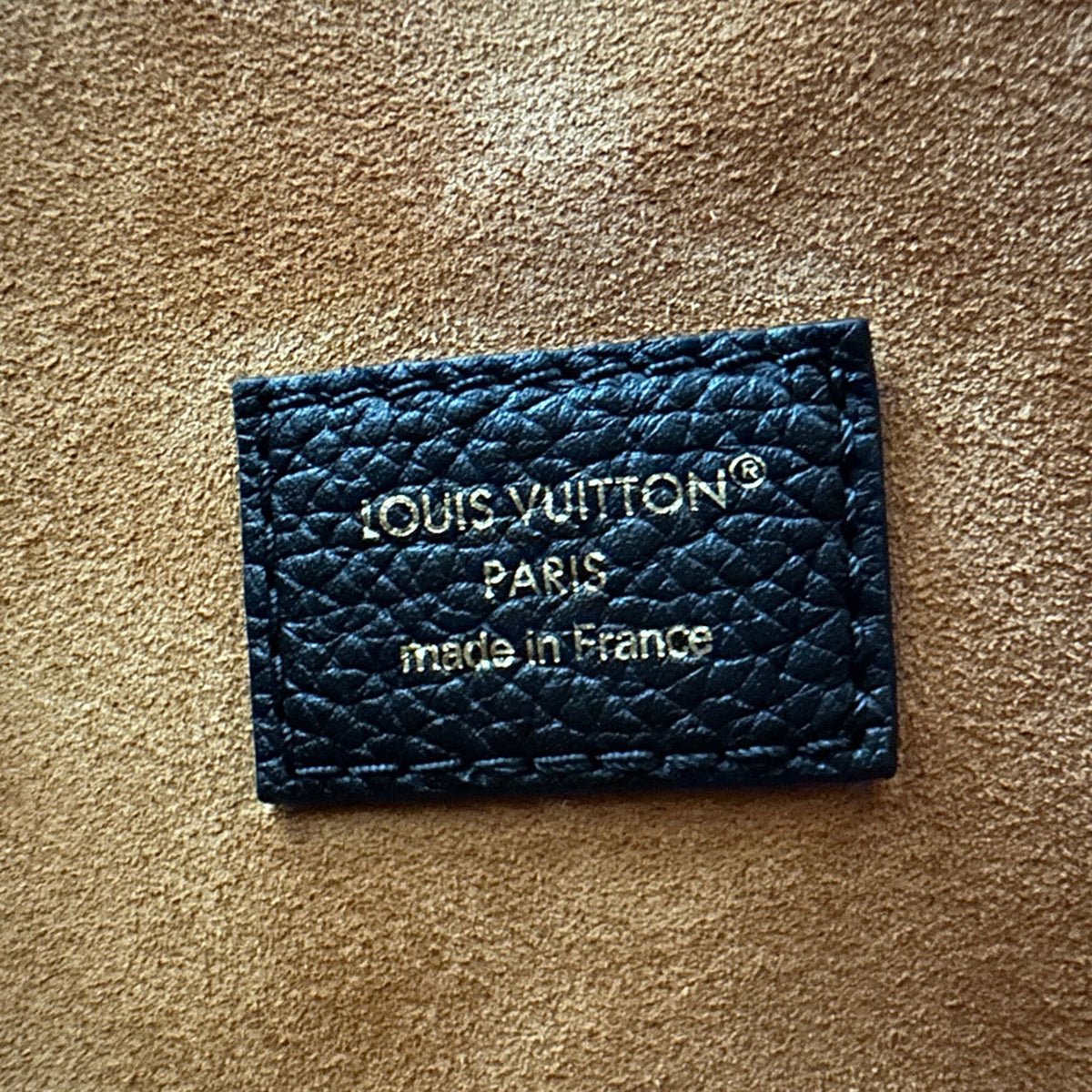 Louis Vuitton Noir Leather Handbag Shoulder Bag (Pre-Owned)