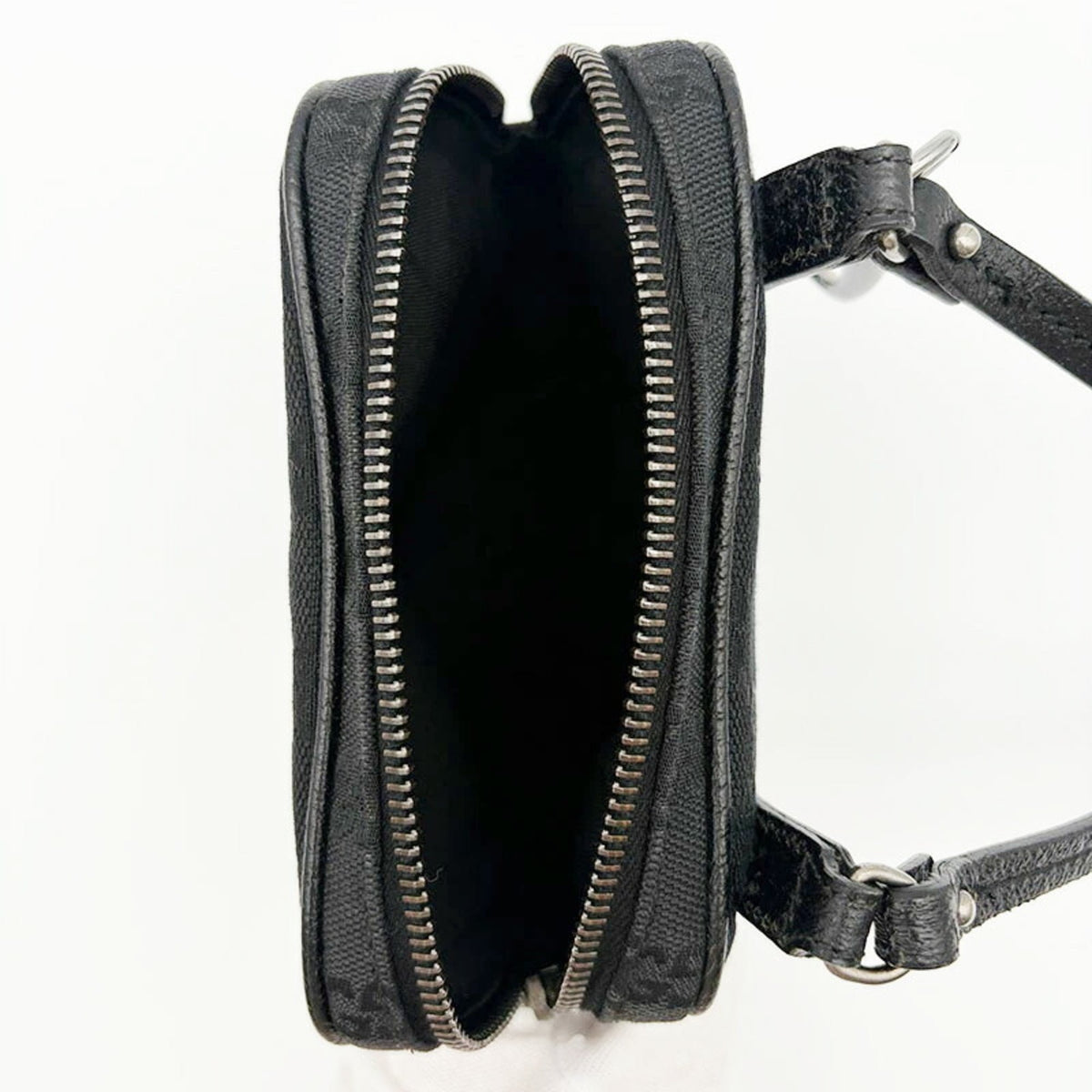 Gucci Gg Canvas Black Gg Canvas Leather Shoulder Bag (Pre-Owned)