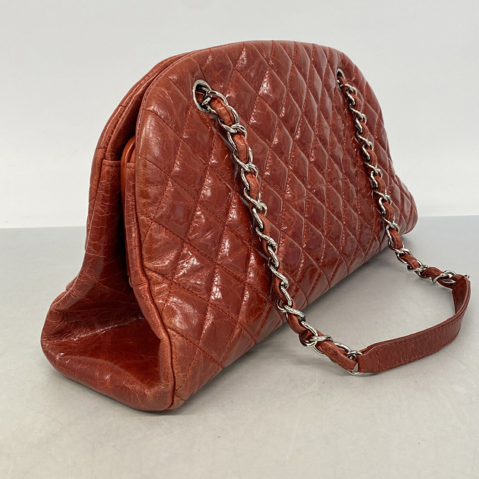Chanel Red Color Leather Shoulder Bag (Pre-Owned)