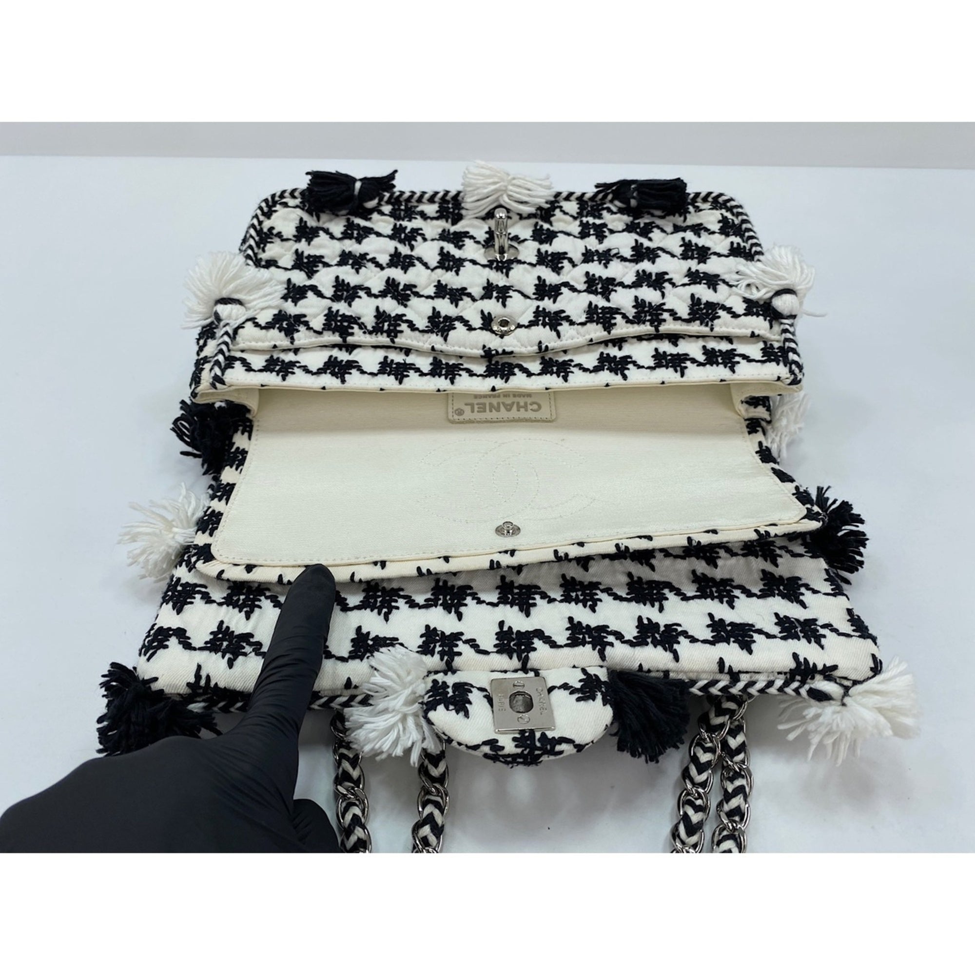 Chanel Matelasse Black Handbag (Pre-Owned)