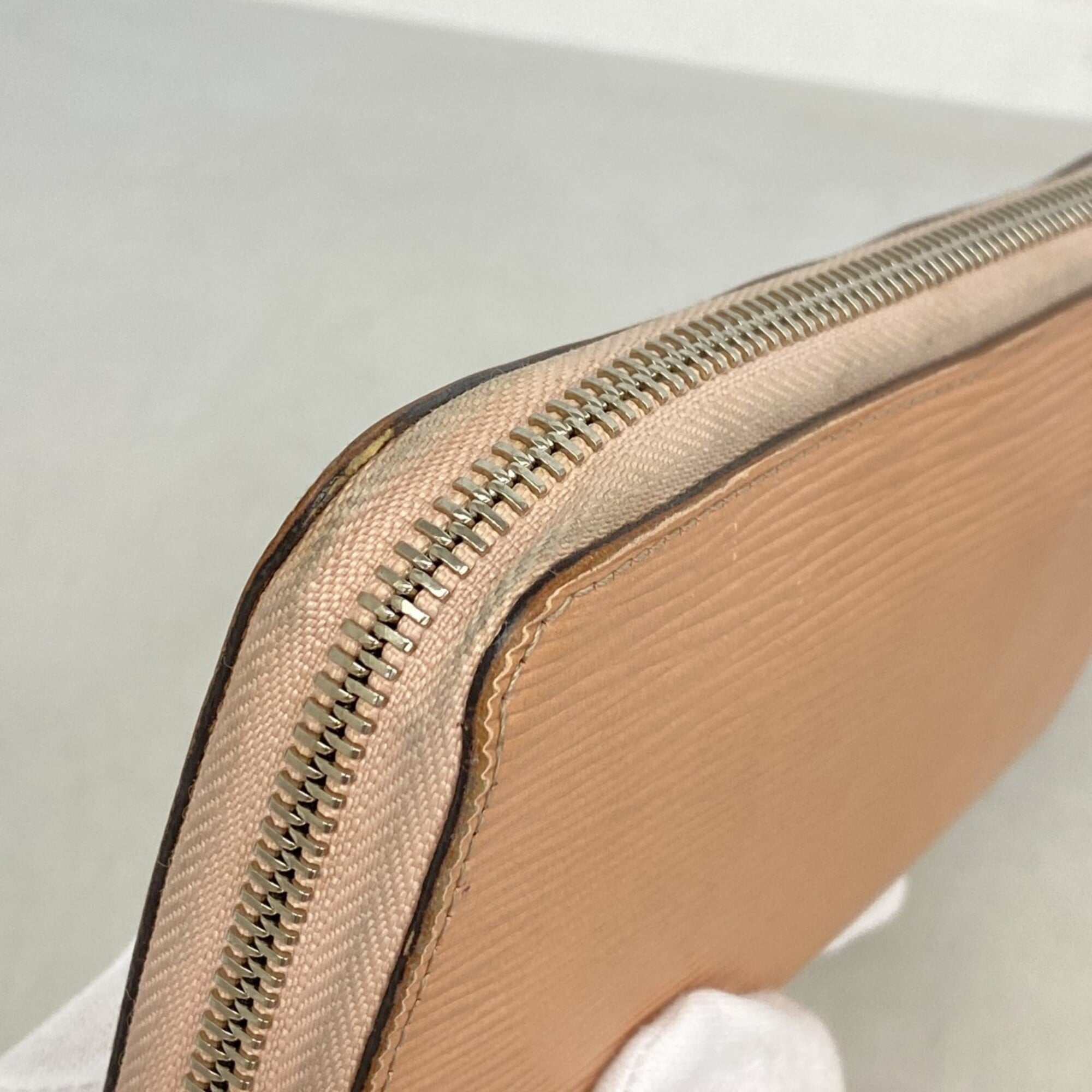 Louis Vuitton Pink Long Wallet (Bi-Fold) (Pre-Owned)