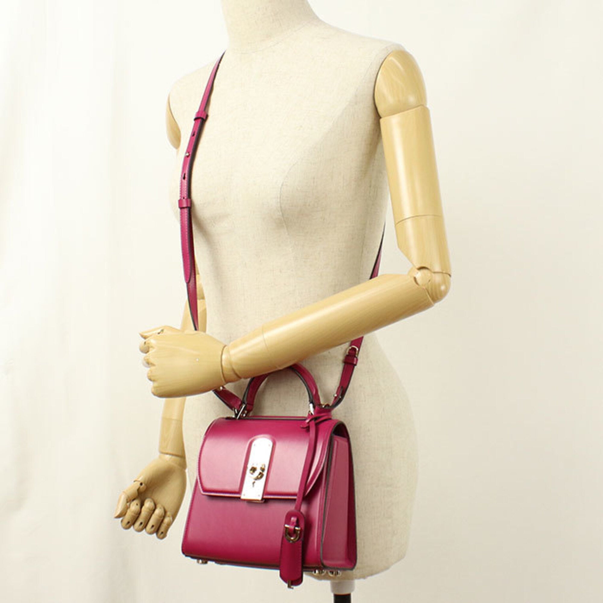 Salvatore Ferragamo Pink Leather Handbag (Pre-Owned)