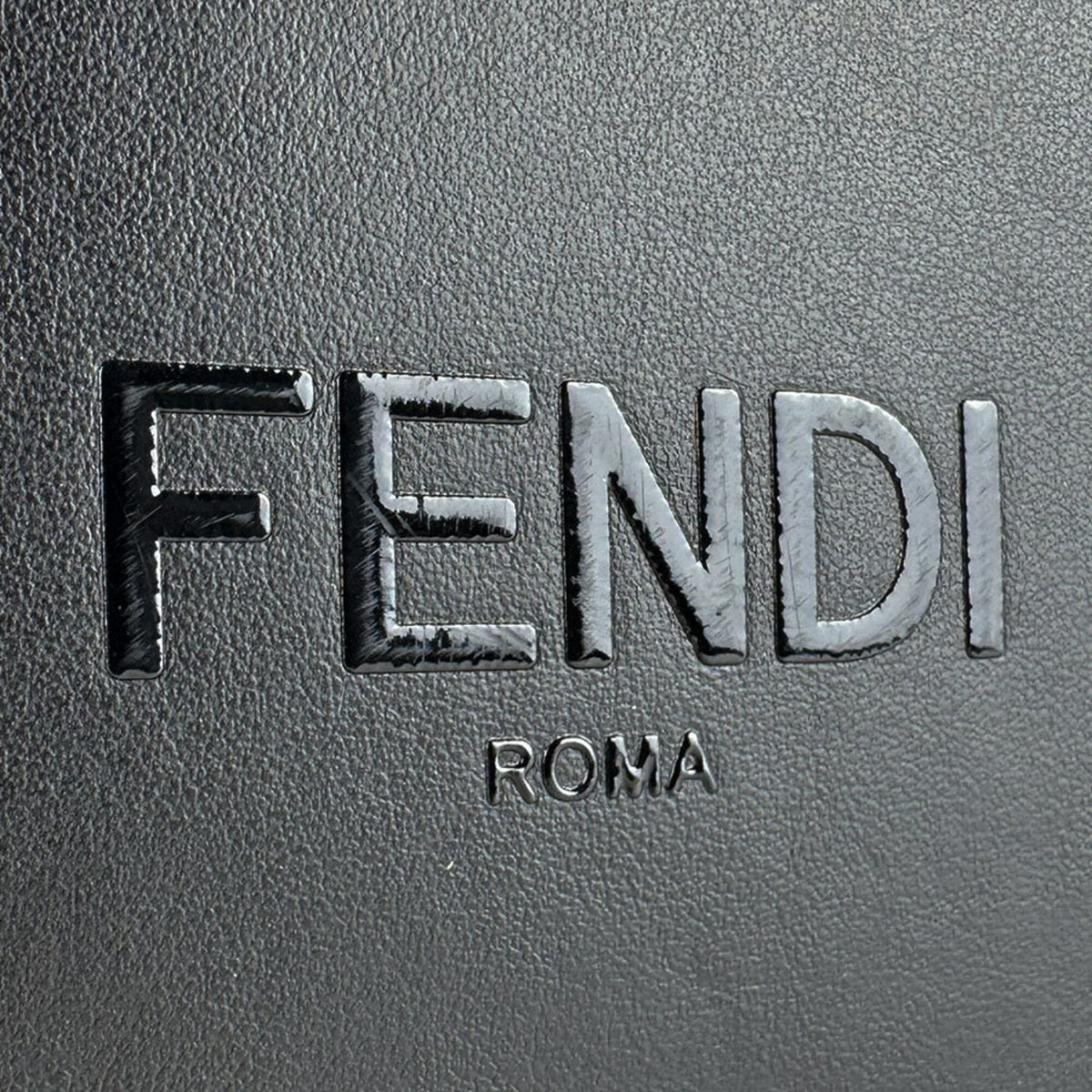 Fendi Black Leather Shoulder Bag (Pre-Owned)