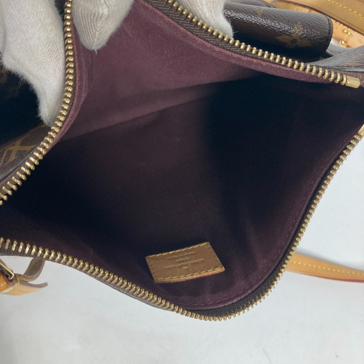 Louis Vuitton Brown Monogram Pochette Shoulder Bag (Pre-Owned)