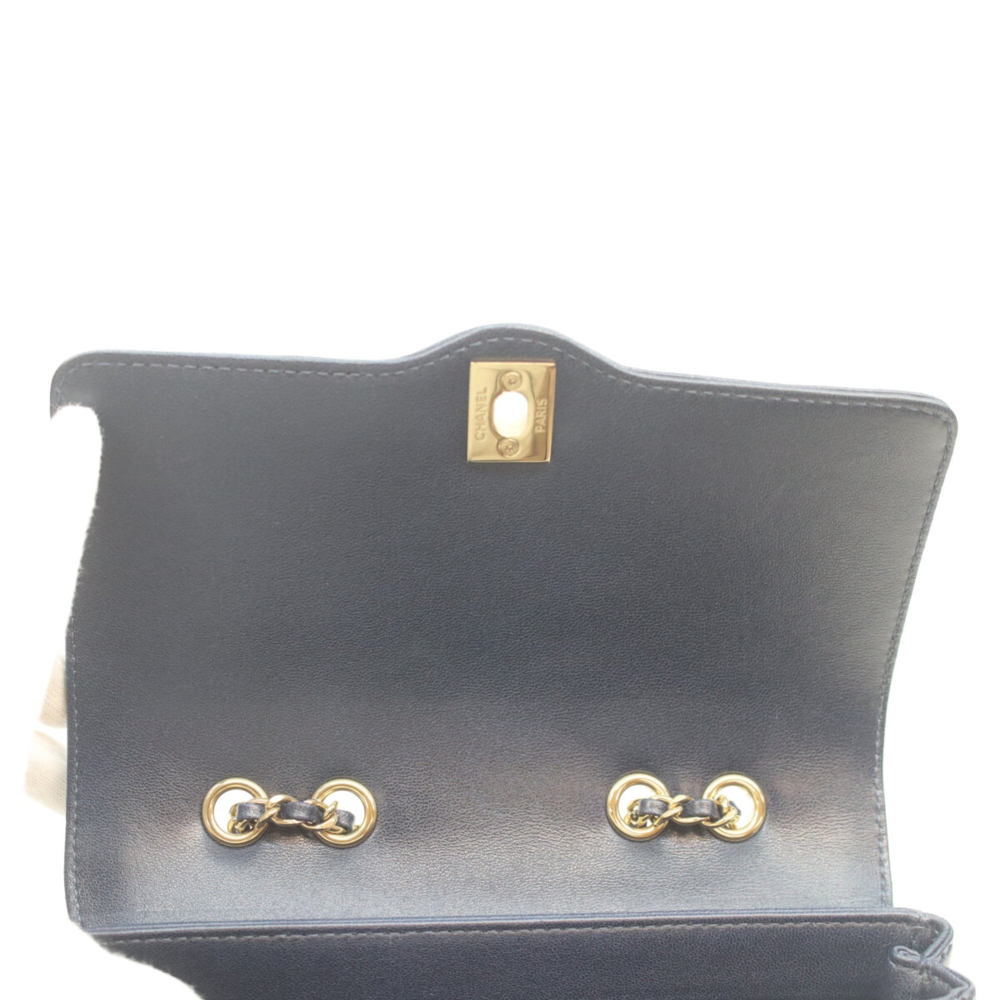 Chanel Navy Leather Shoulder Bag (Pre-Owned)