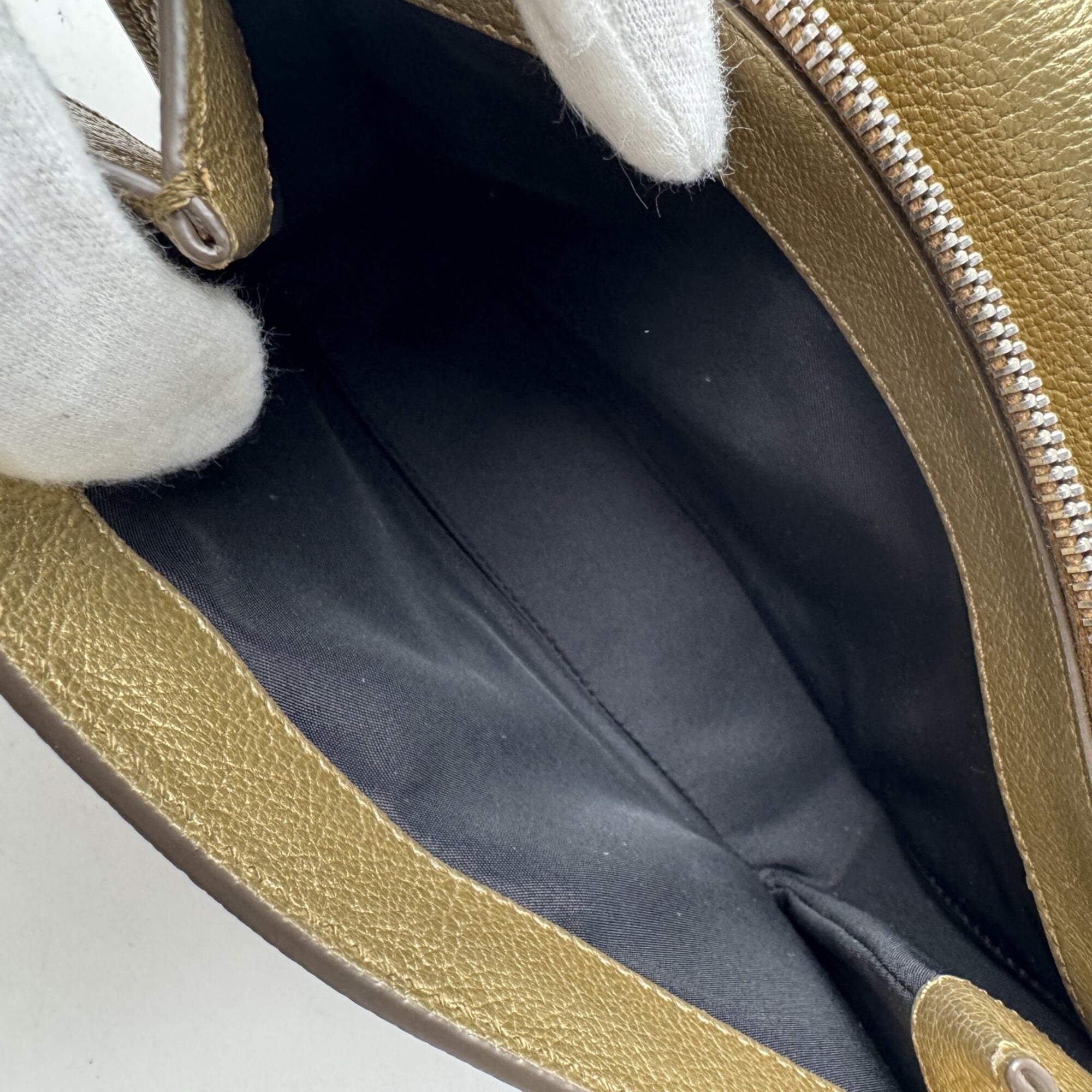 Tod's Gold Leather Shoulder Bag (Pre-Owned)