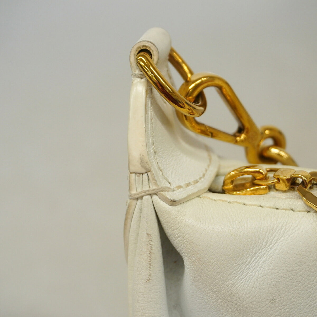 Louis Vuitton White Handbag (Pre-Owned)