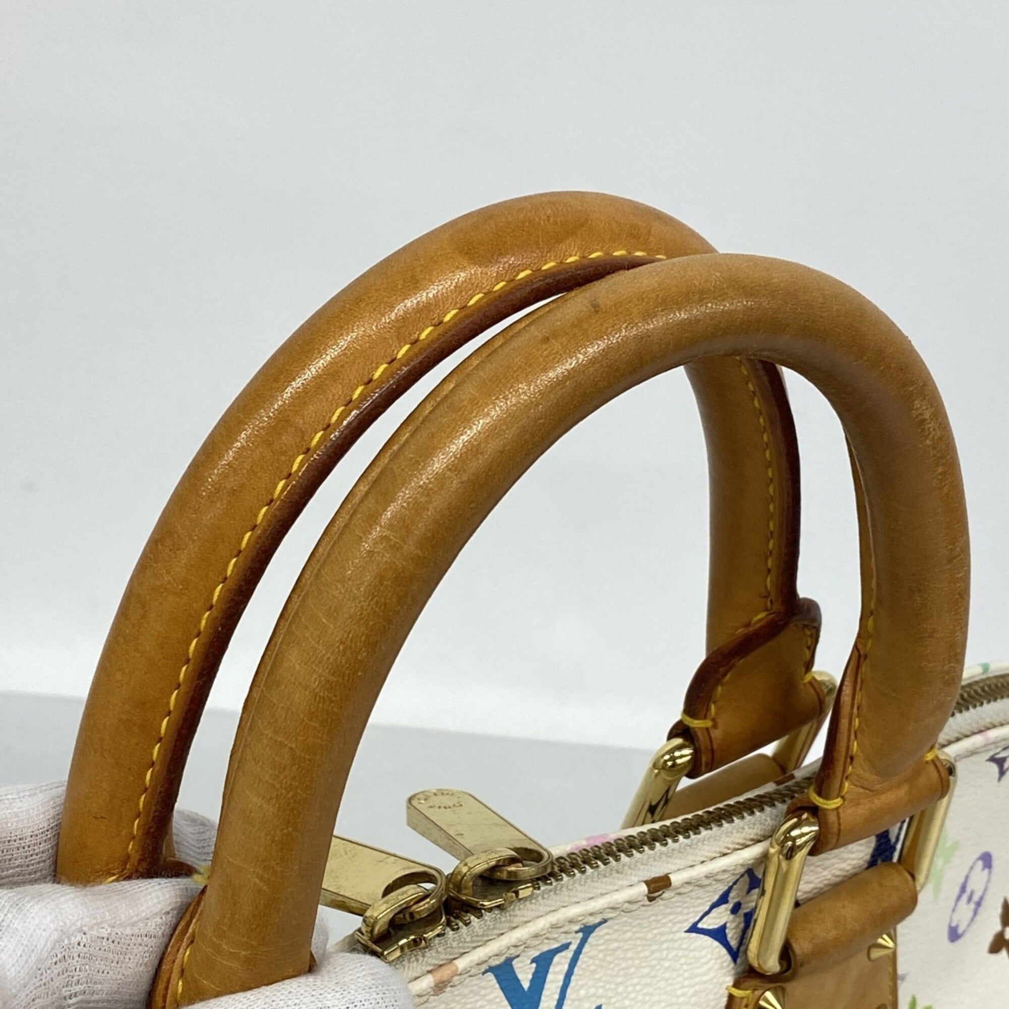 Louis Vuitton Blanc Handbag (Pre-Owned)