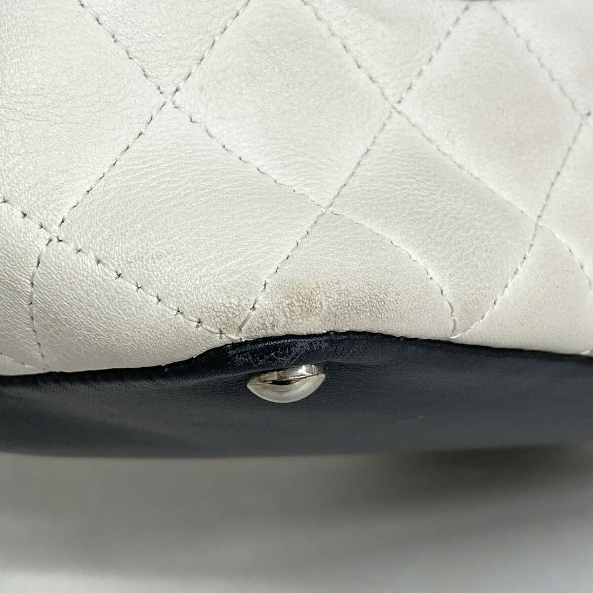 Chanel Black White Leather Tote Bag (Pre-Owned)