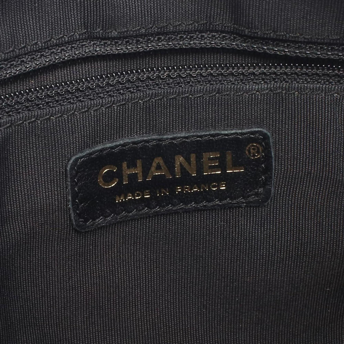 Chanel Black Grained Calfskin Handbag Shoulder Bag (Pre-Owned)