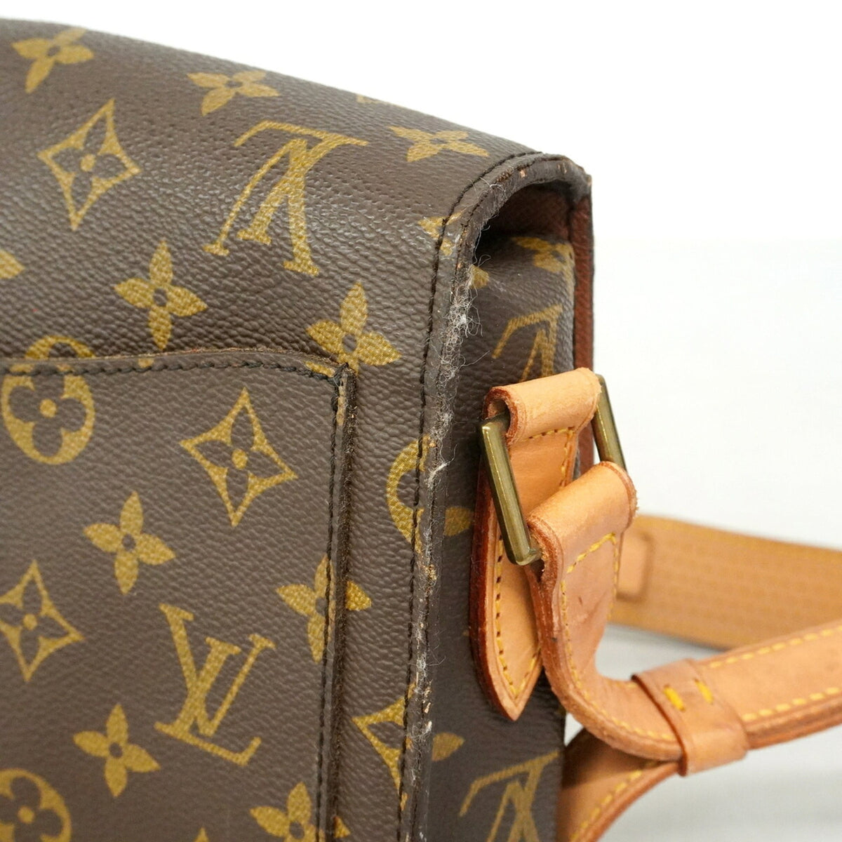 Louis Vuitton Brown Shoulder Bag (Pre-Owned)