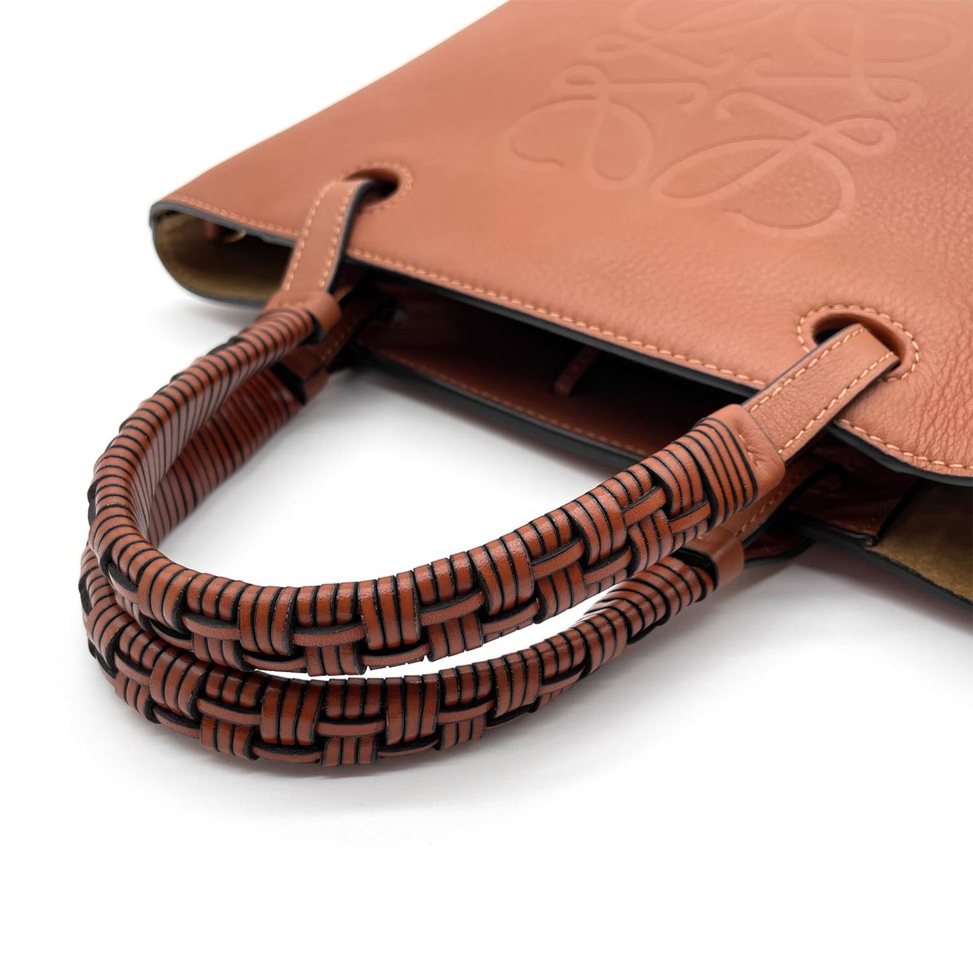 Loewe Brown Leather Shoulder Bag (Pre-Owned)