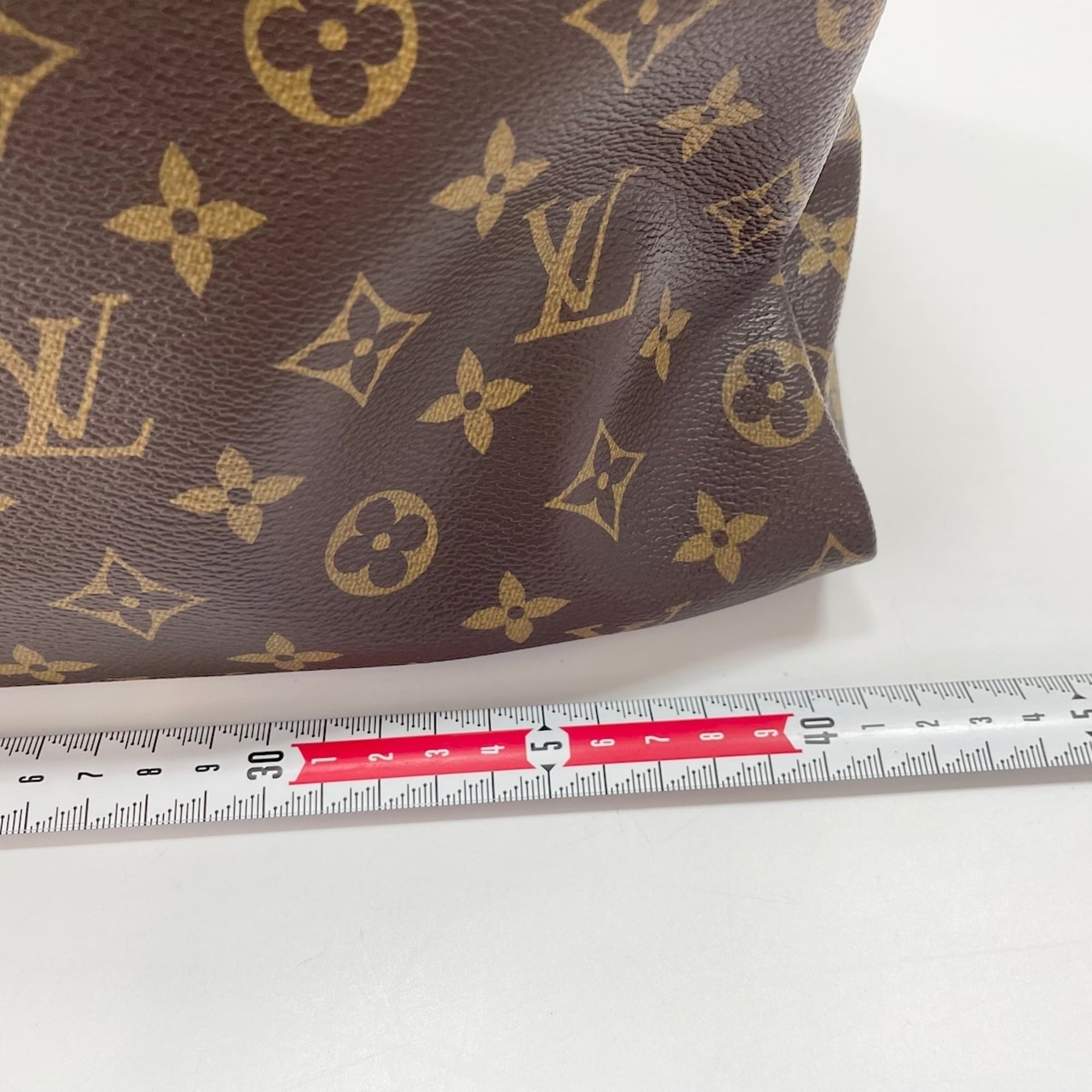 Louis Vuitton Brown Shoulder Bag (Pre-Owned)