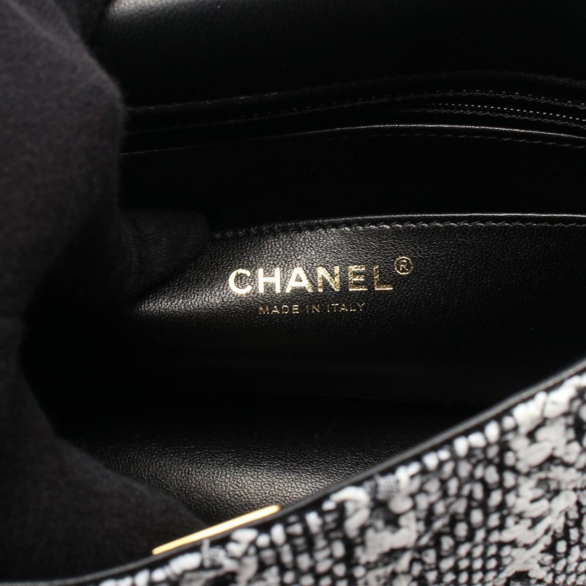 Chanel Black White Fabric Leather Handbag Shoulder Bag (Pre-Owned)