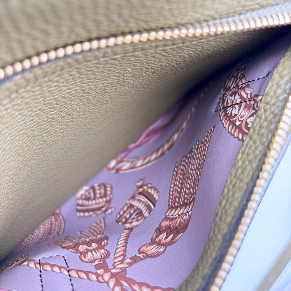 Salvatore Ferragamo Khaki Leather Shoulder Bag Tote Bag (Pre-Owned)