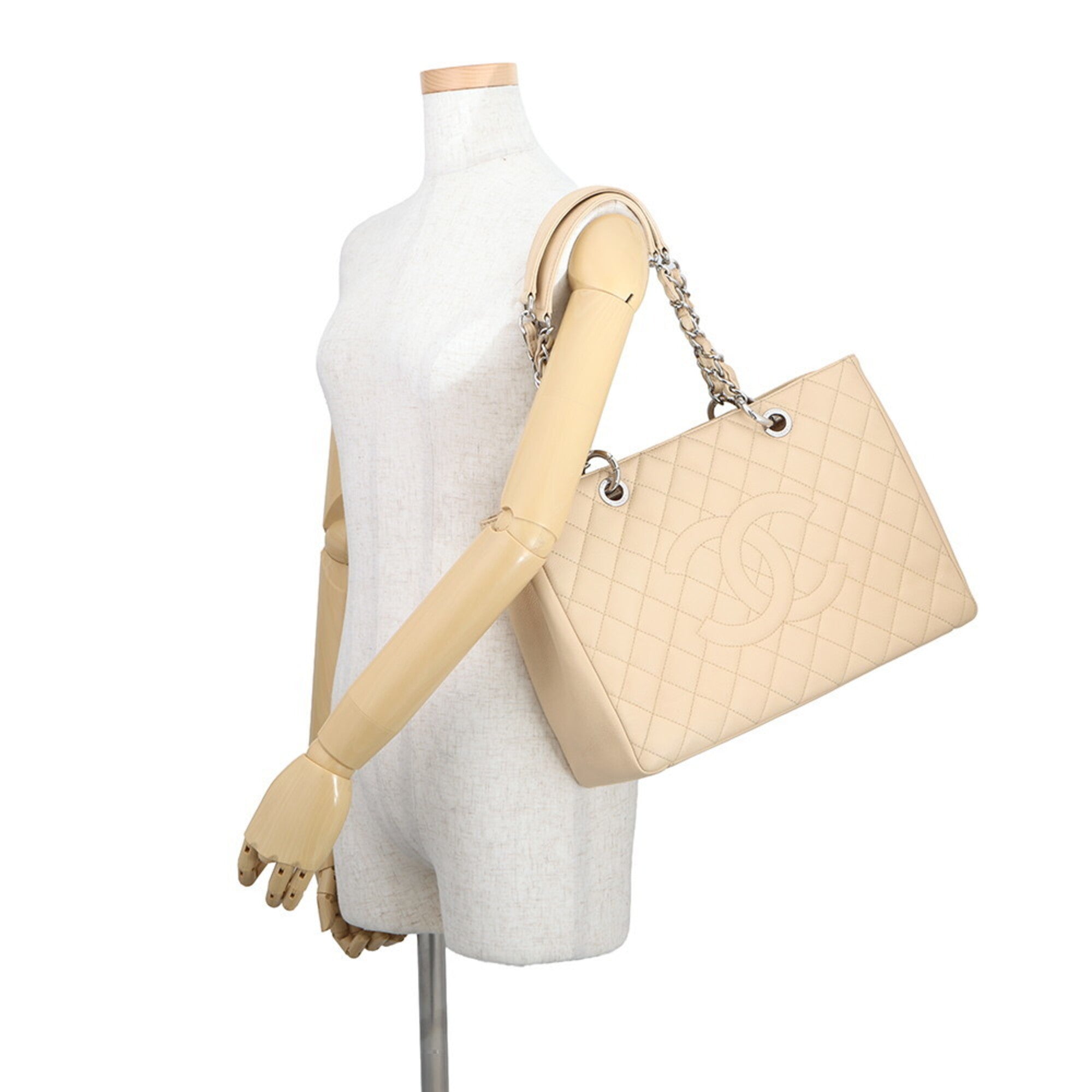 Chanel Beige Grained Calfskin Handbag (Pre-Owned)