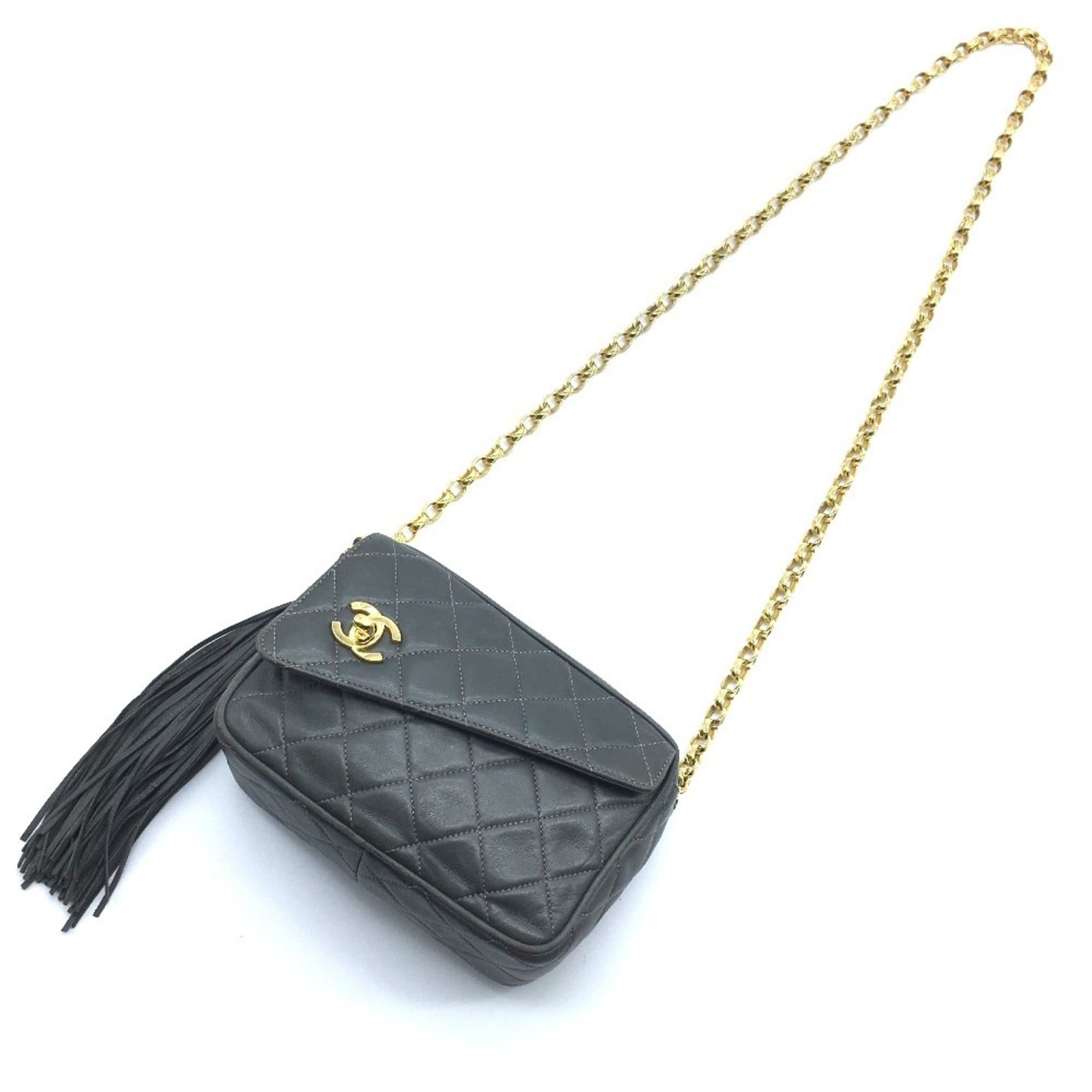 Chanel Gray Leather Shoulder Bag (Pre-Owned)