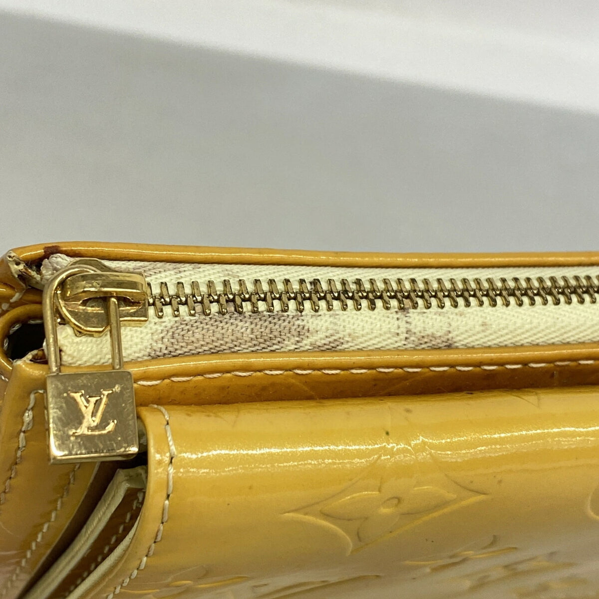 Louis Vuitton Lime Yellow Handbag (Pre-Owned)