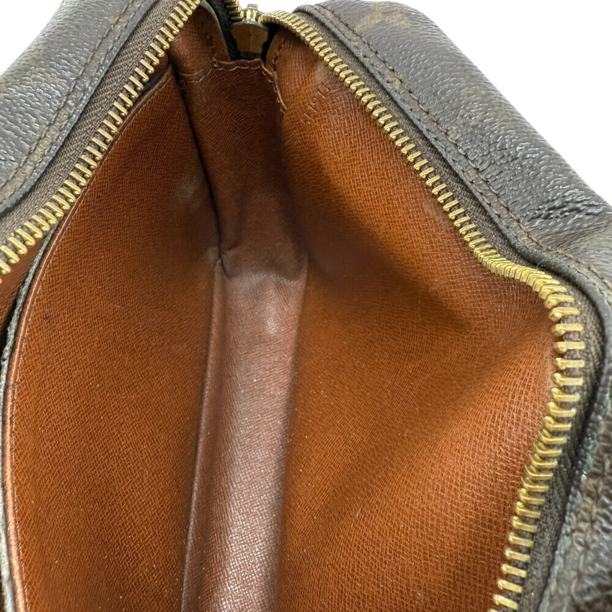 Louis Vuitton Brown Leather Clutch Bag (Pre-Owned)