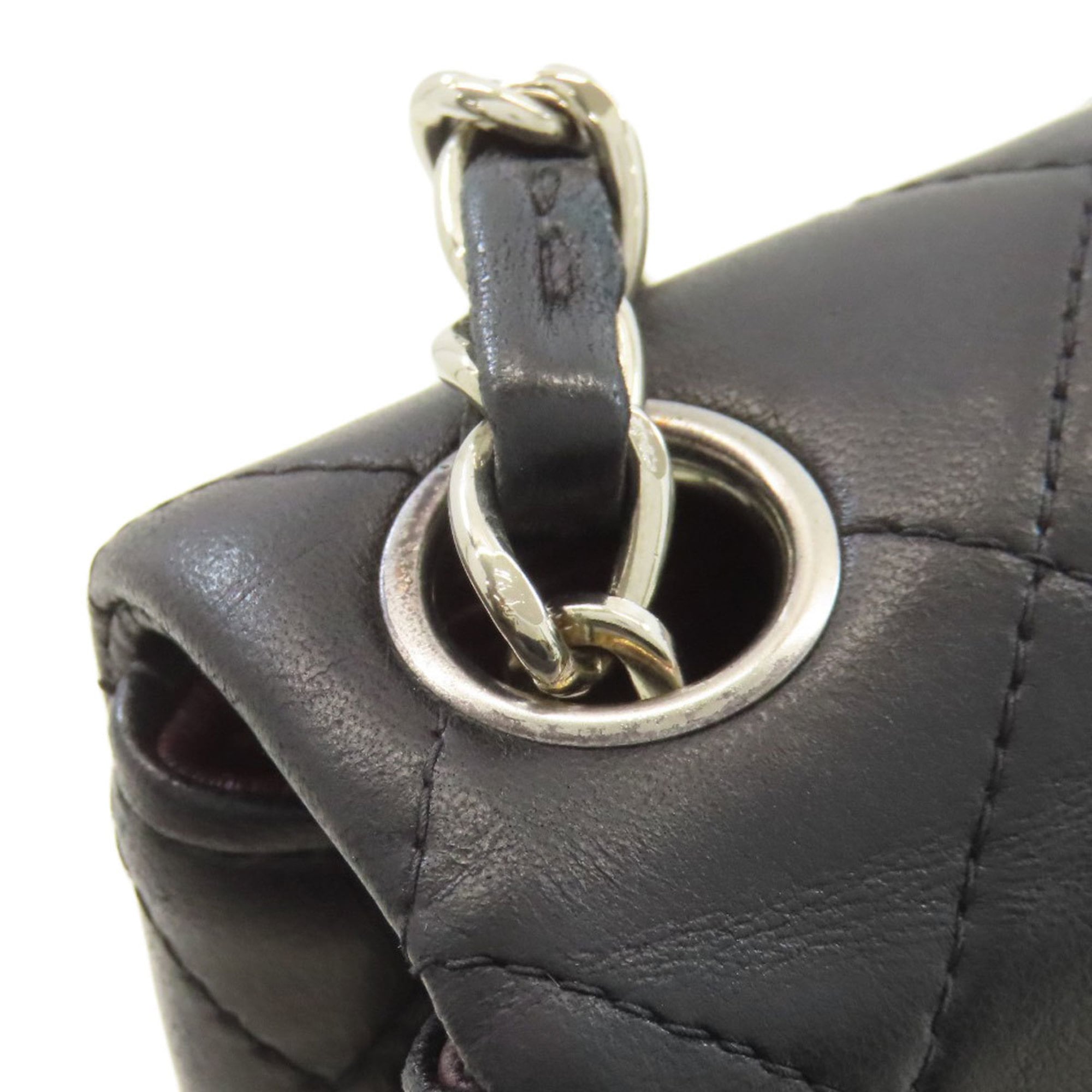 Chanel Black Leather Shoulder Bag (Pre-Owned)