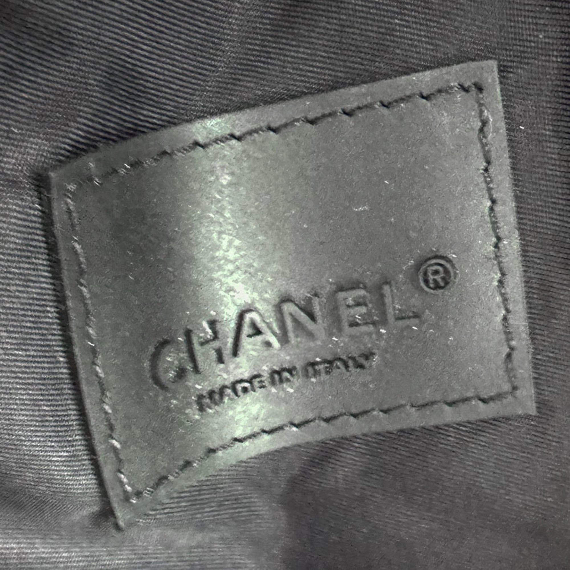 Chanel Black White Nylon Pouch (Pre-Owned)