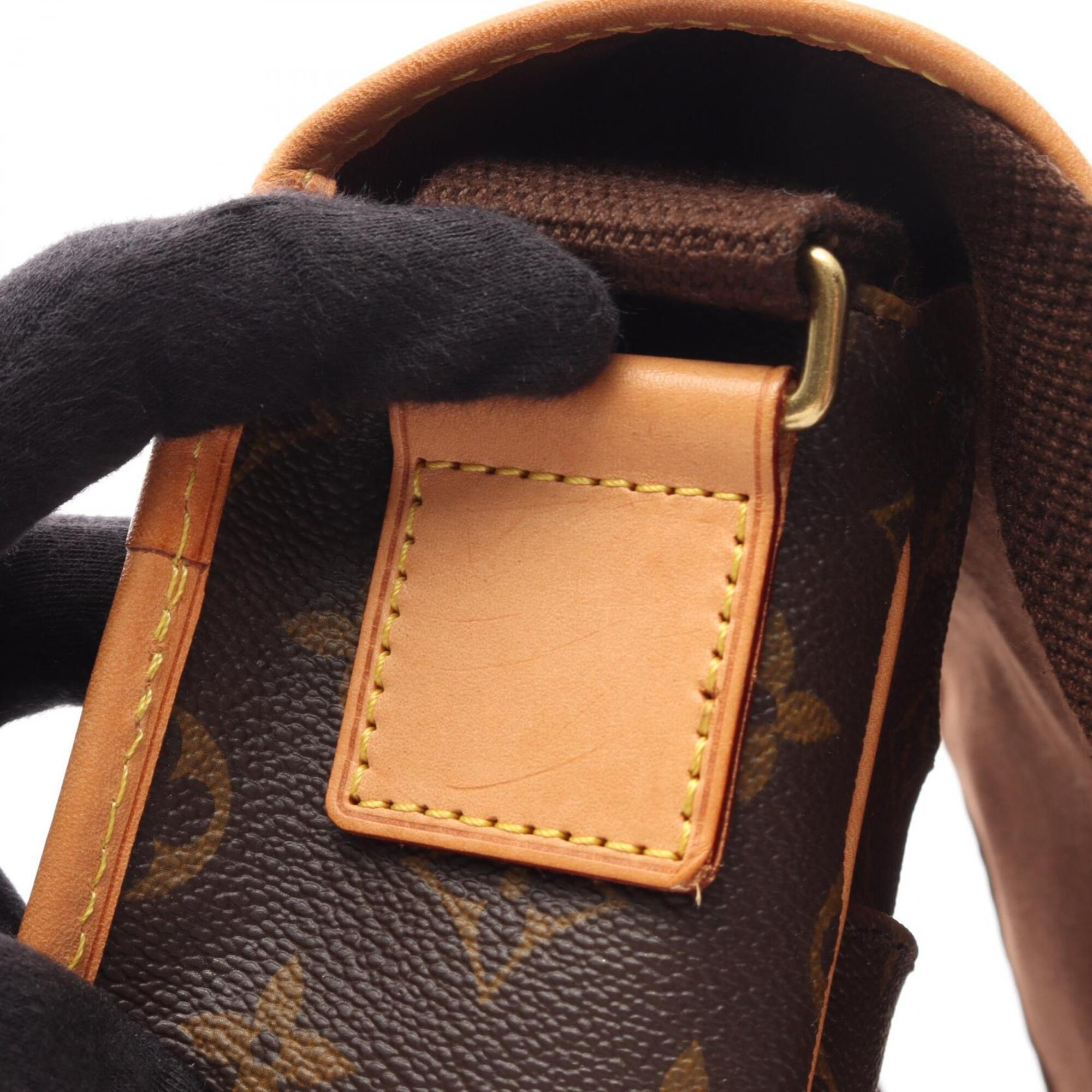 Louis Vuitton Brown Leather Handbag Shoulder Bag (Pre-Owned)