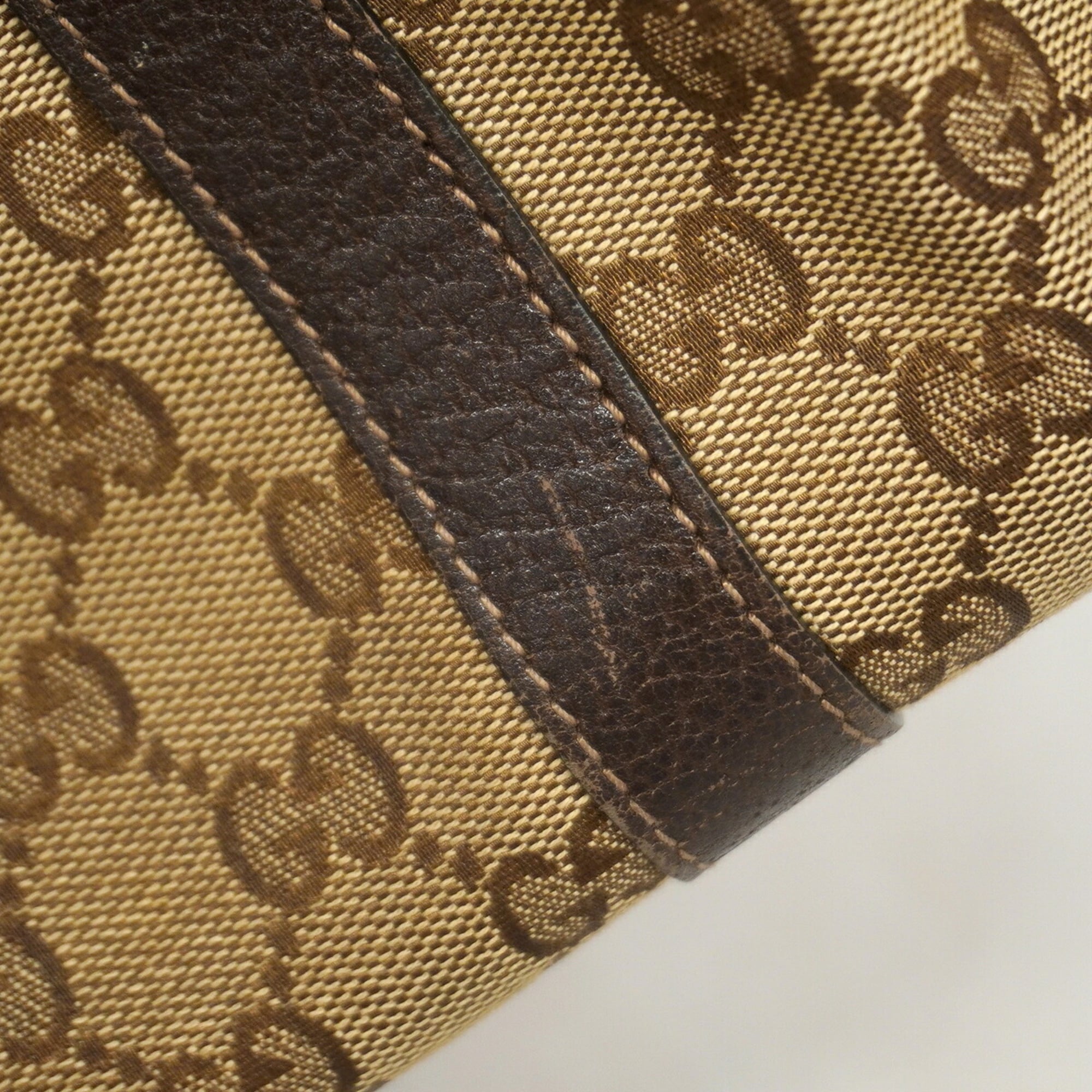 Gucci Brown Canvas Handbag (Pre-Owned)