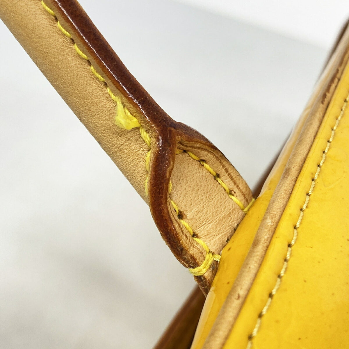 Louis Vuitton Jaune Handbag (Pre-Owned)