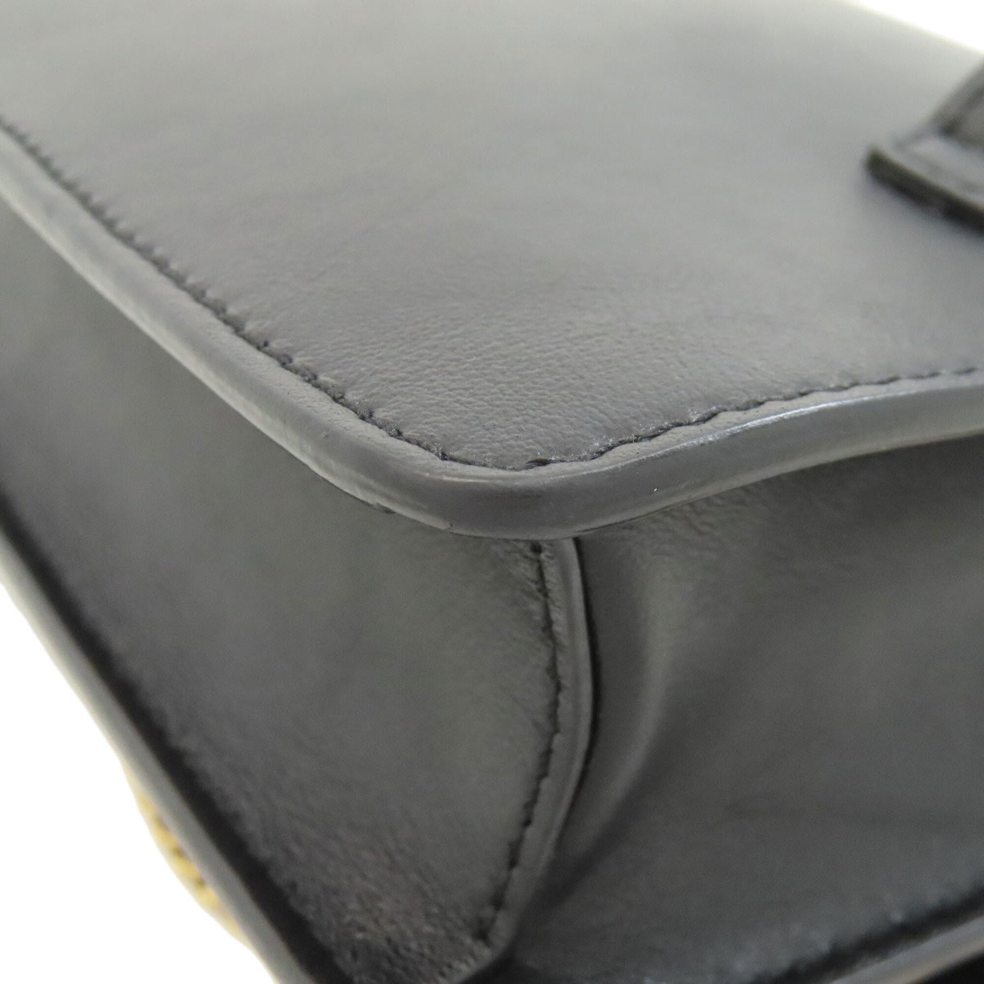 Tod's Black Leather Shoulder Bag (Pre-Owned)
